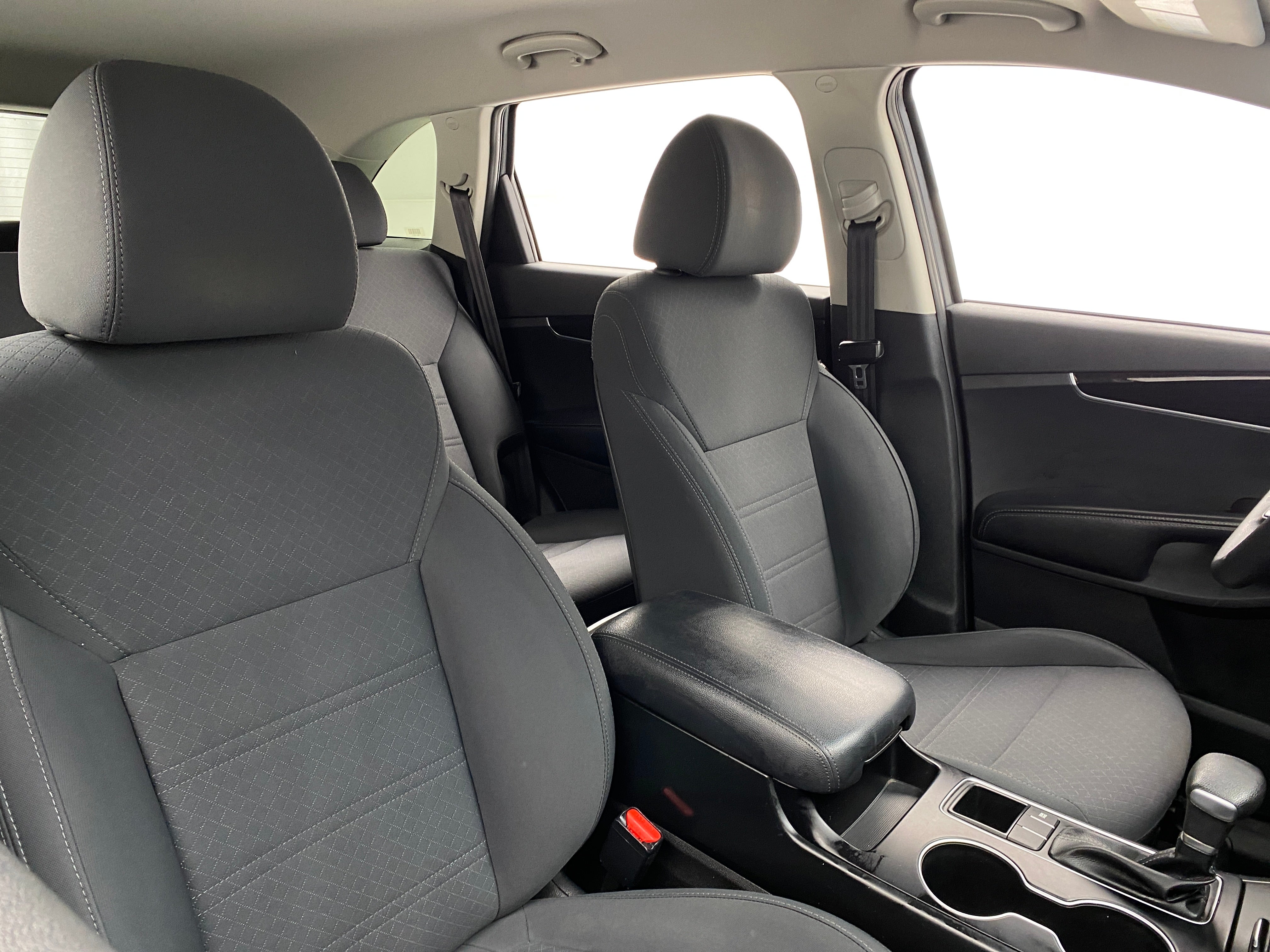 2020 Kia Sorento LX 2