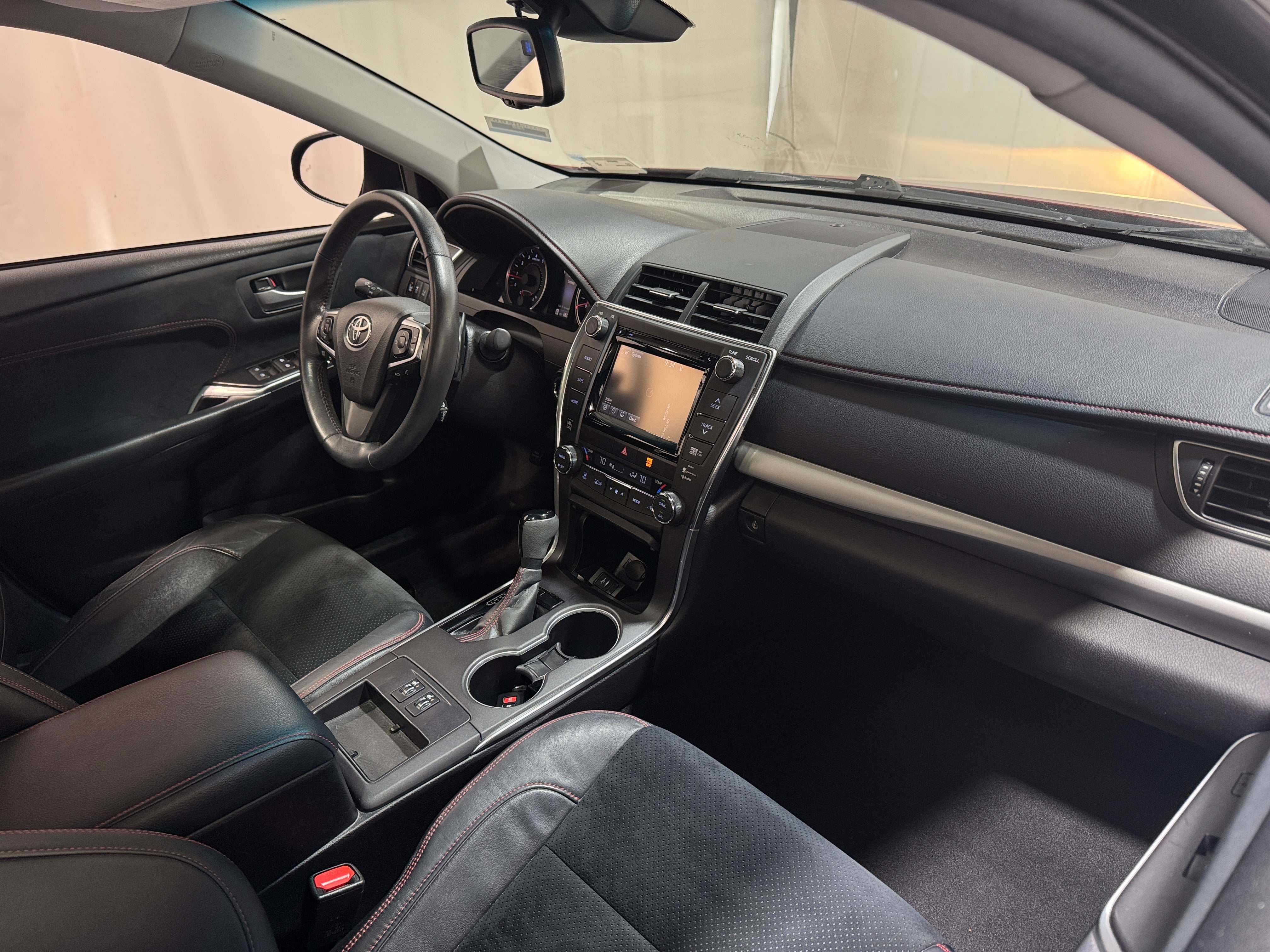 2015 Toyota Camry XSE 3