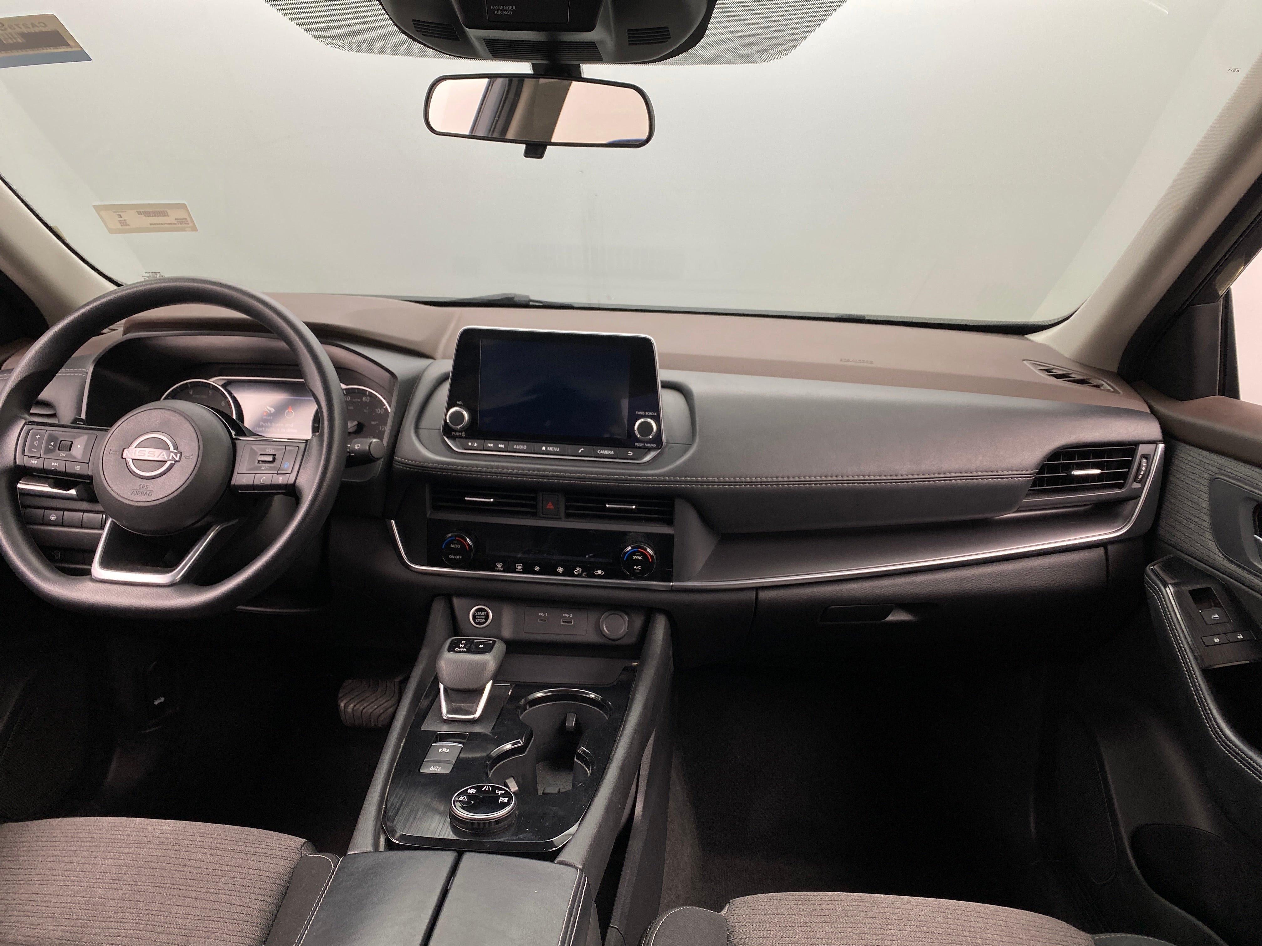 2023 Nissan Rogue SV 3