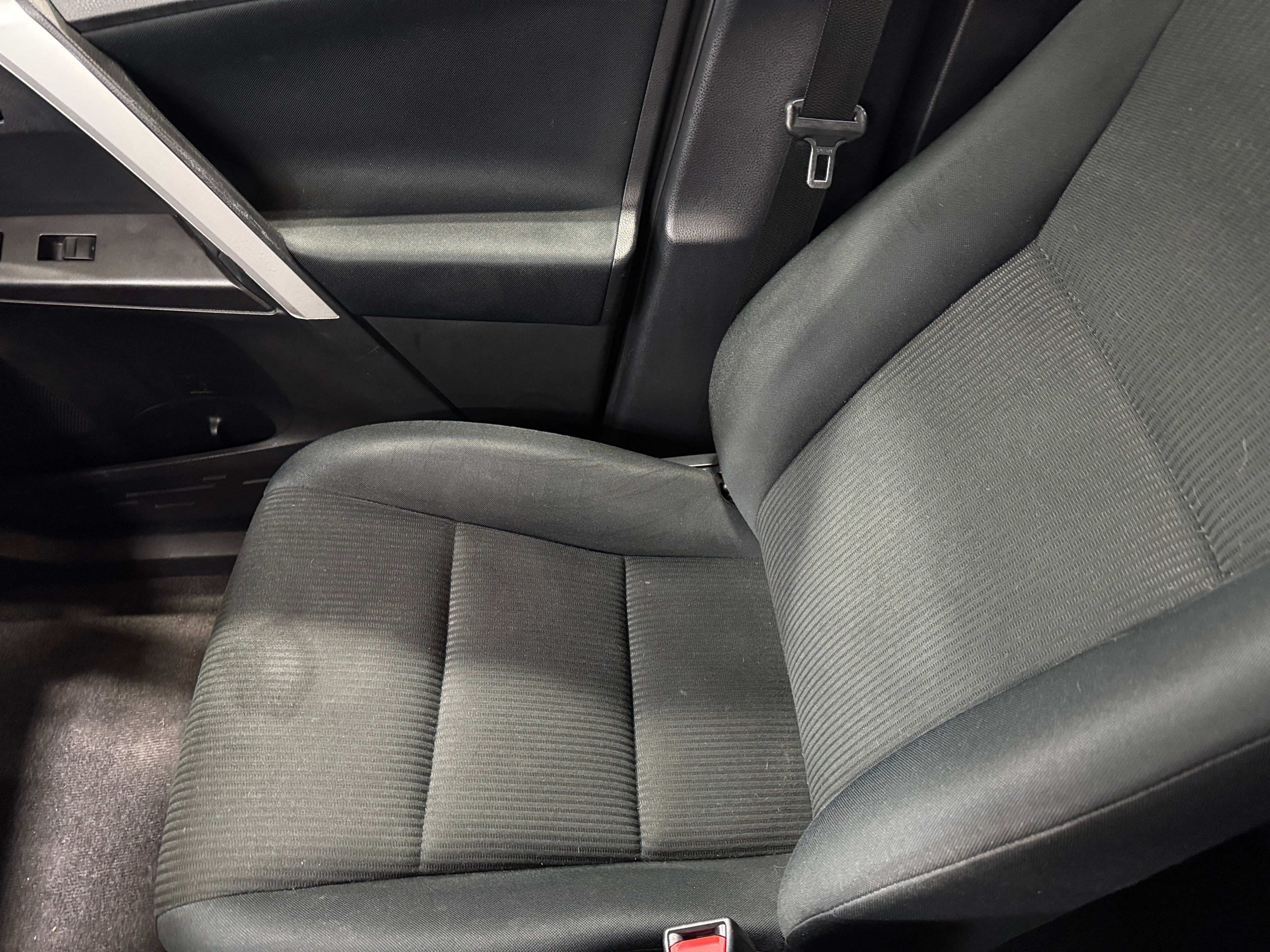 2016 Toyota RAV4 LE 2