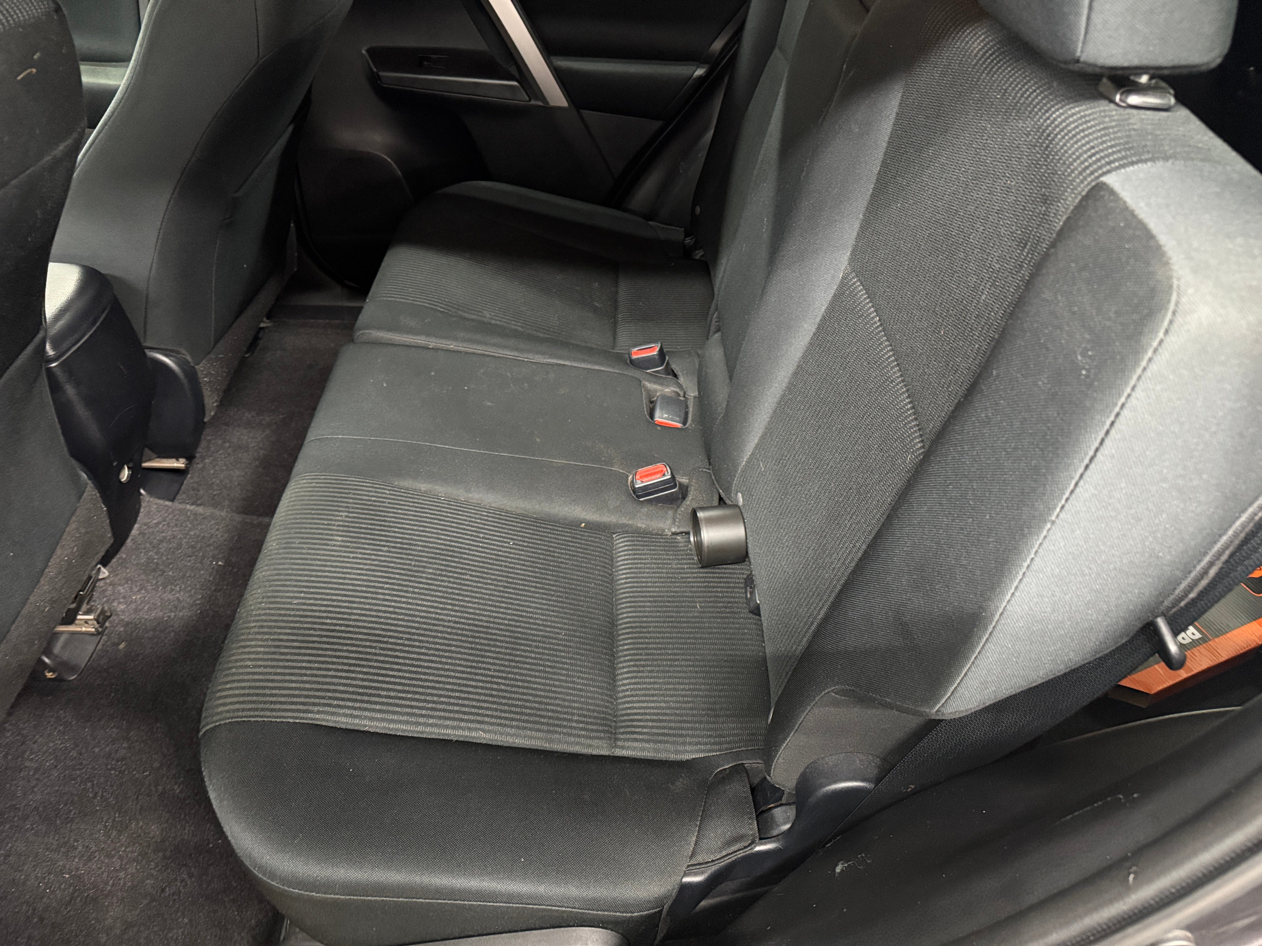 2016 Toyota RAV4 LE 6