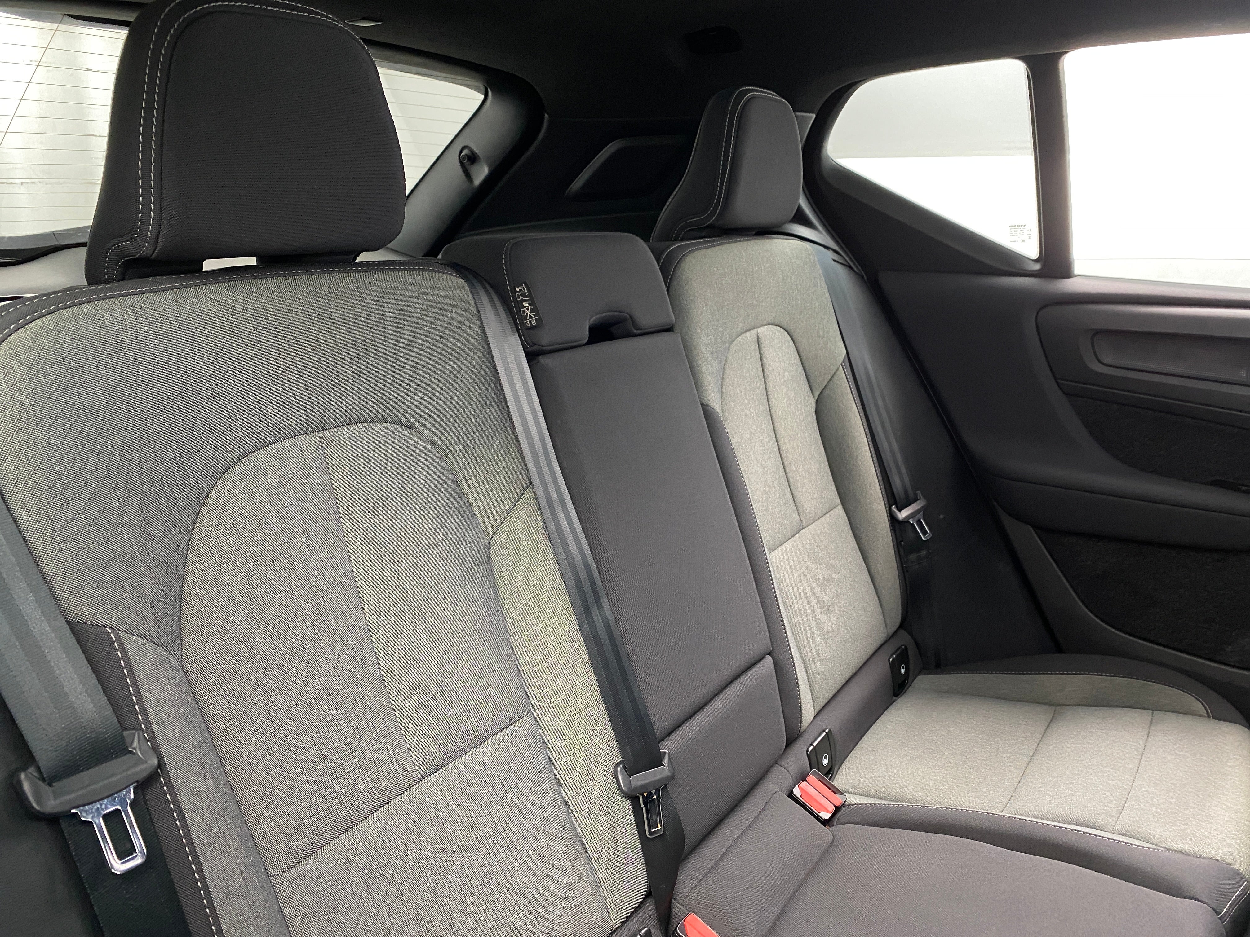 2024 Volvo XC40 B5 Core 6