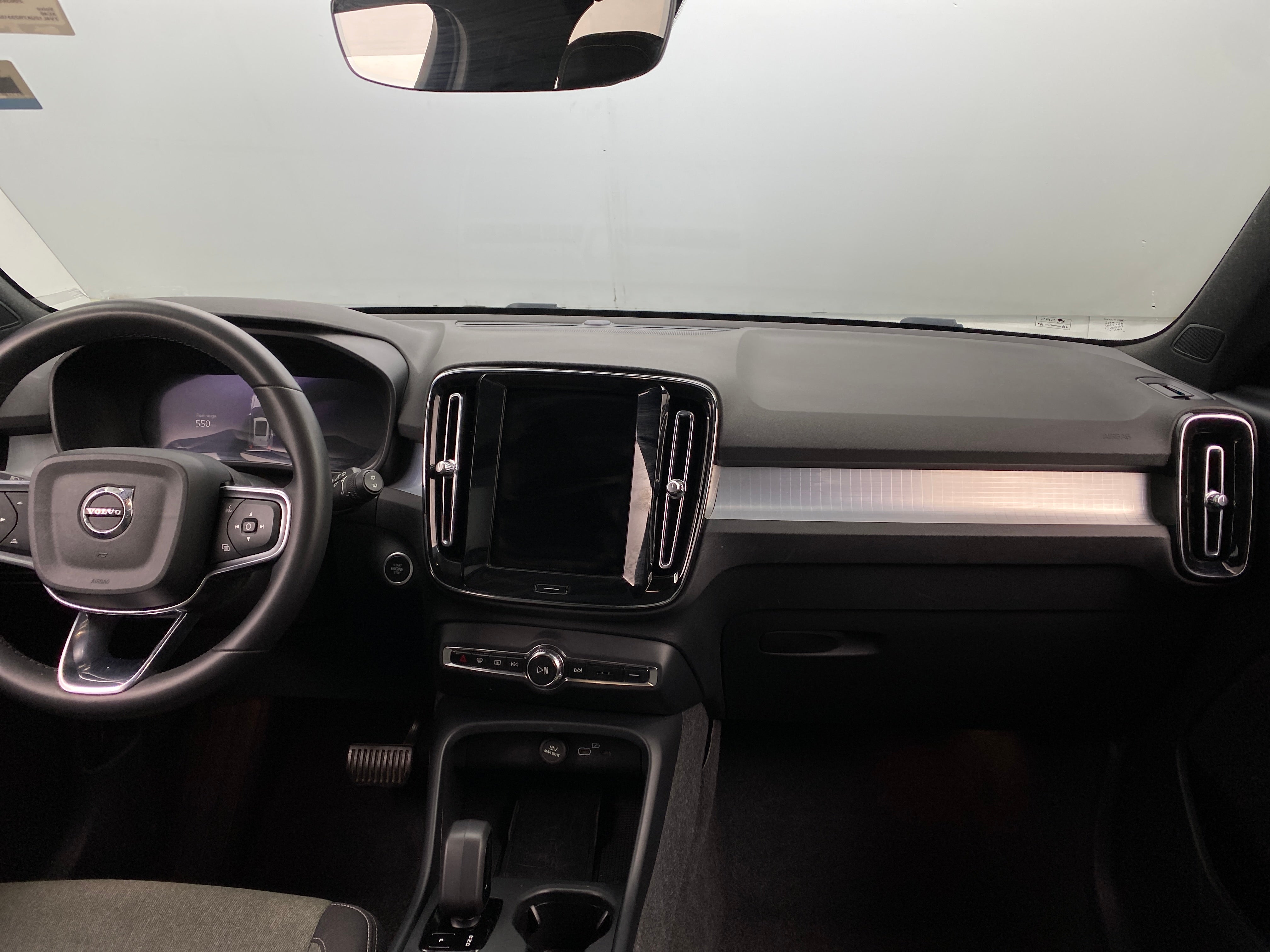 2024 Volvo XC40 B5 Core 3