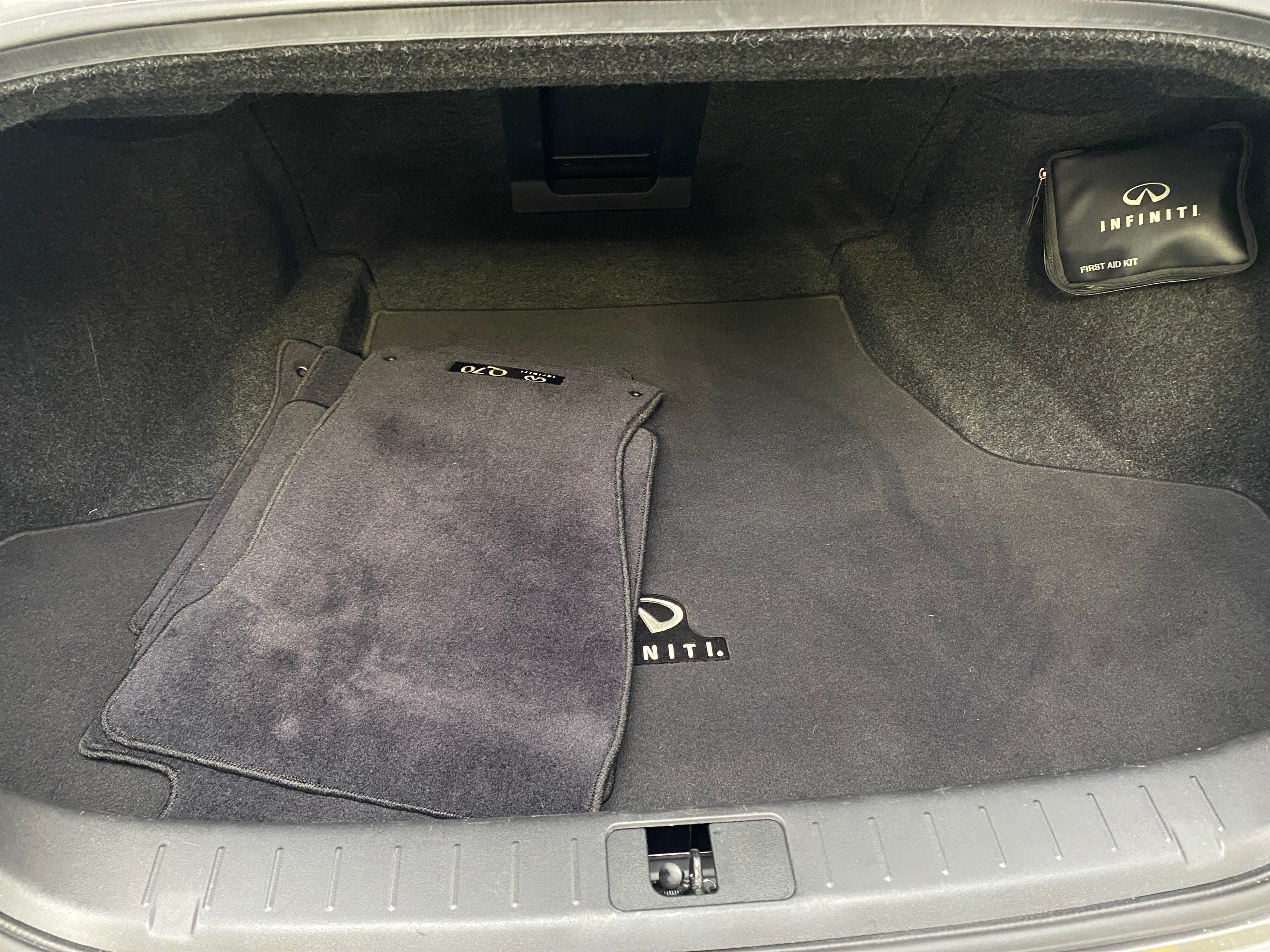2015 INFINITI Q70  6