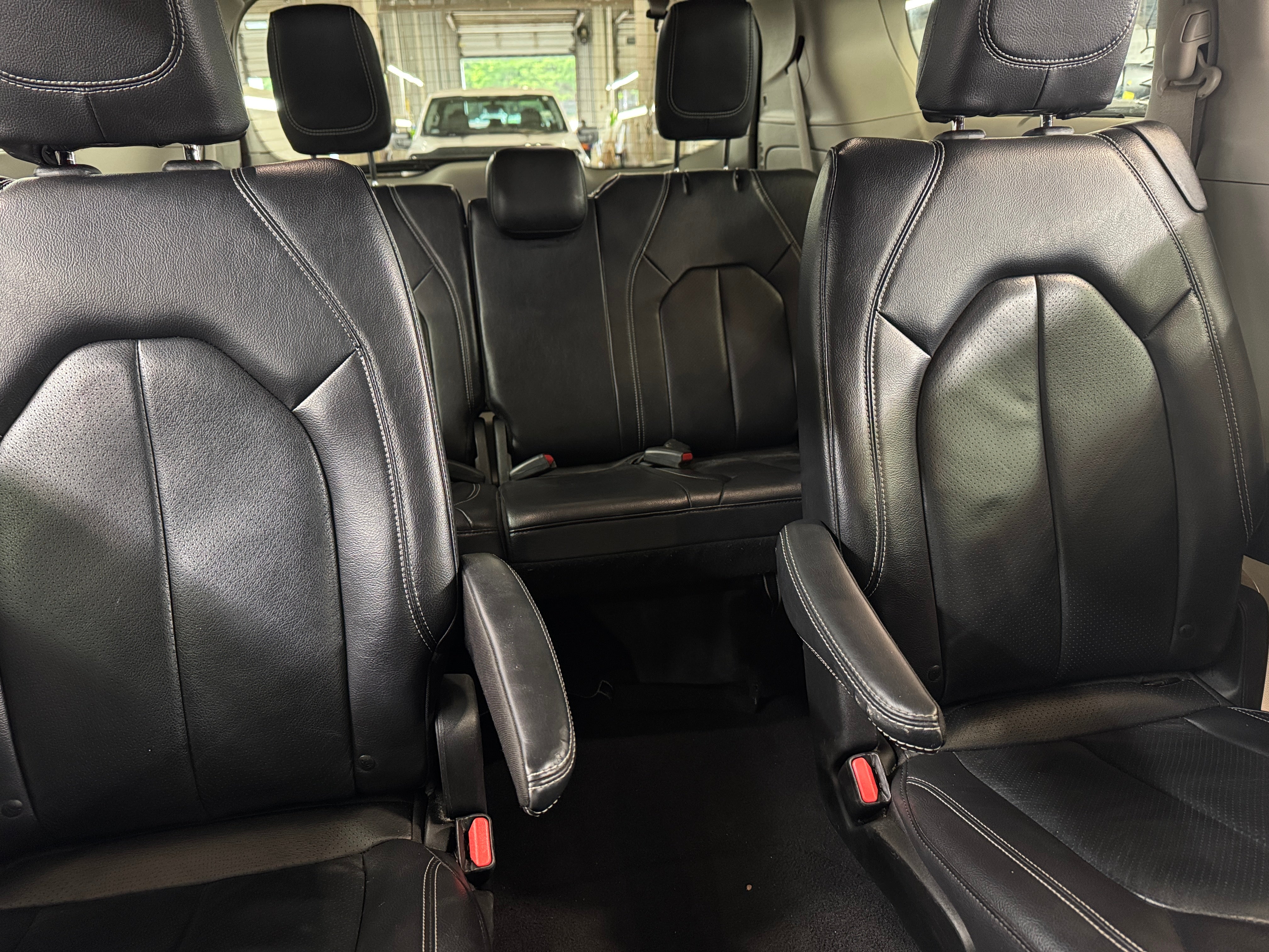 2022 Chrysler Pacifica Touring L 5