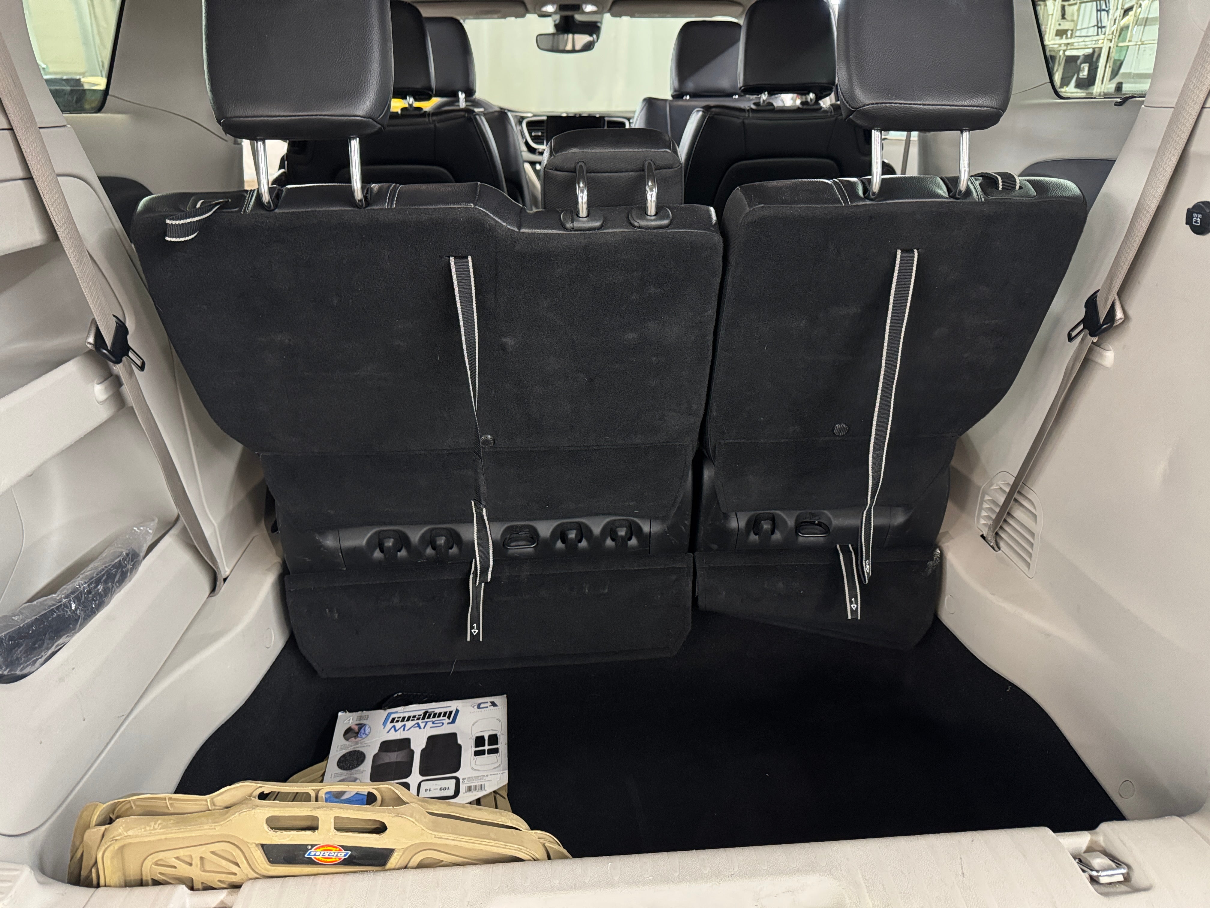 2022 Chrysler Pacifica Touring L 6