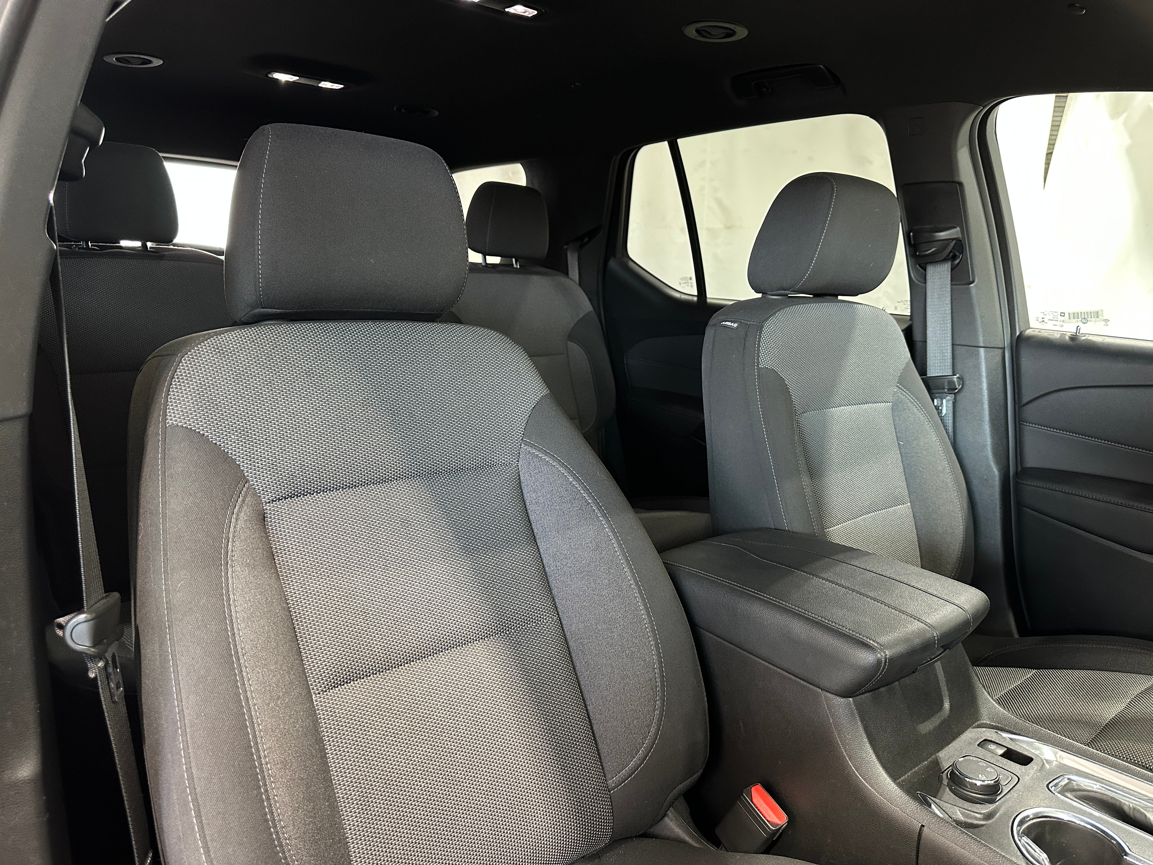 2023 Chevrolet Traverse LT 2