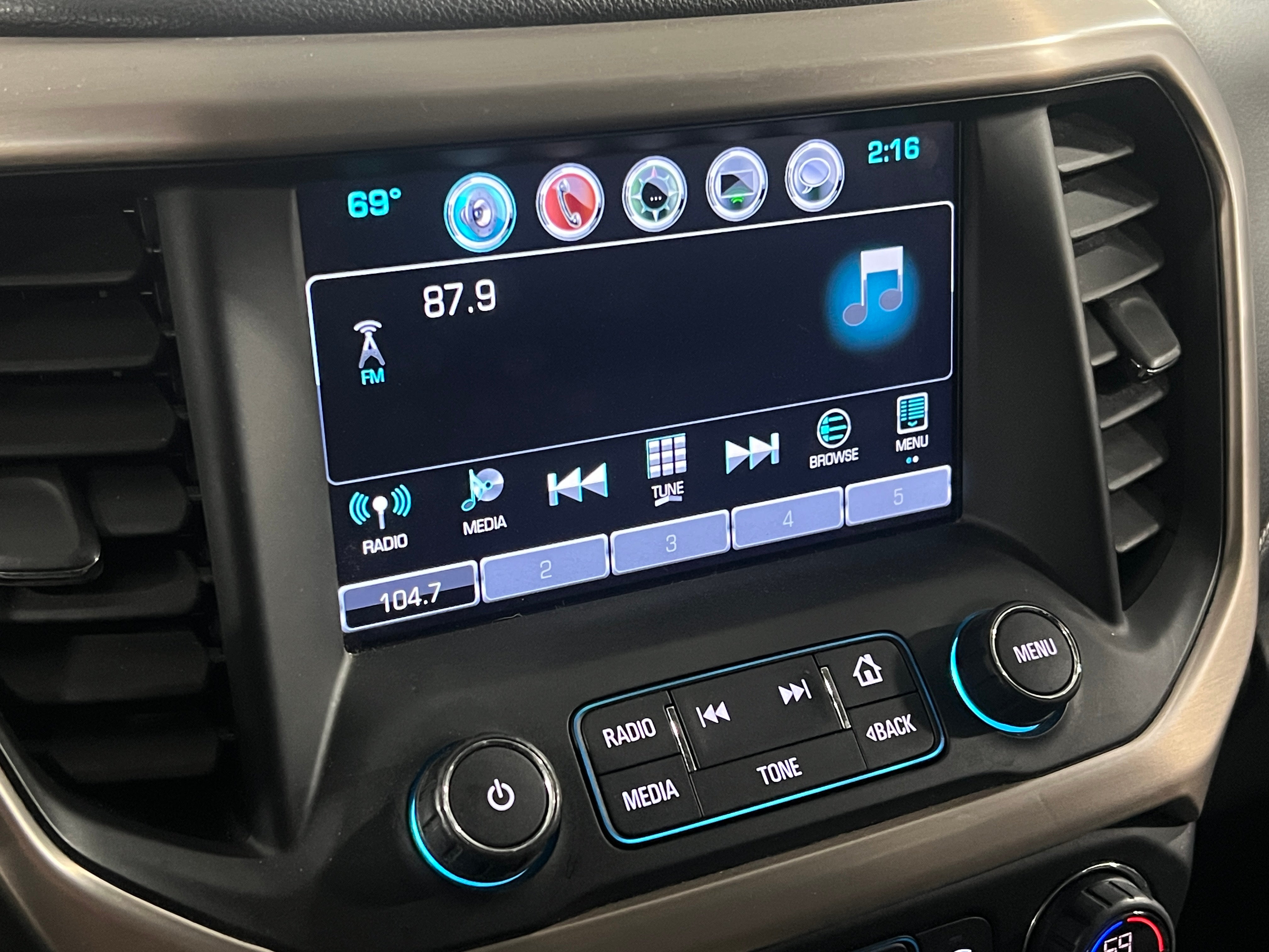 2019 GMC Acadia Denali 3