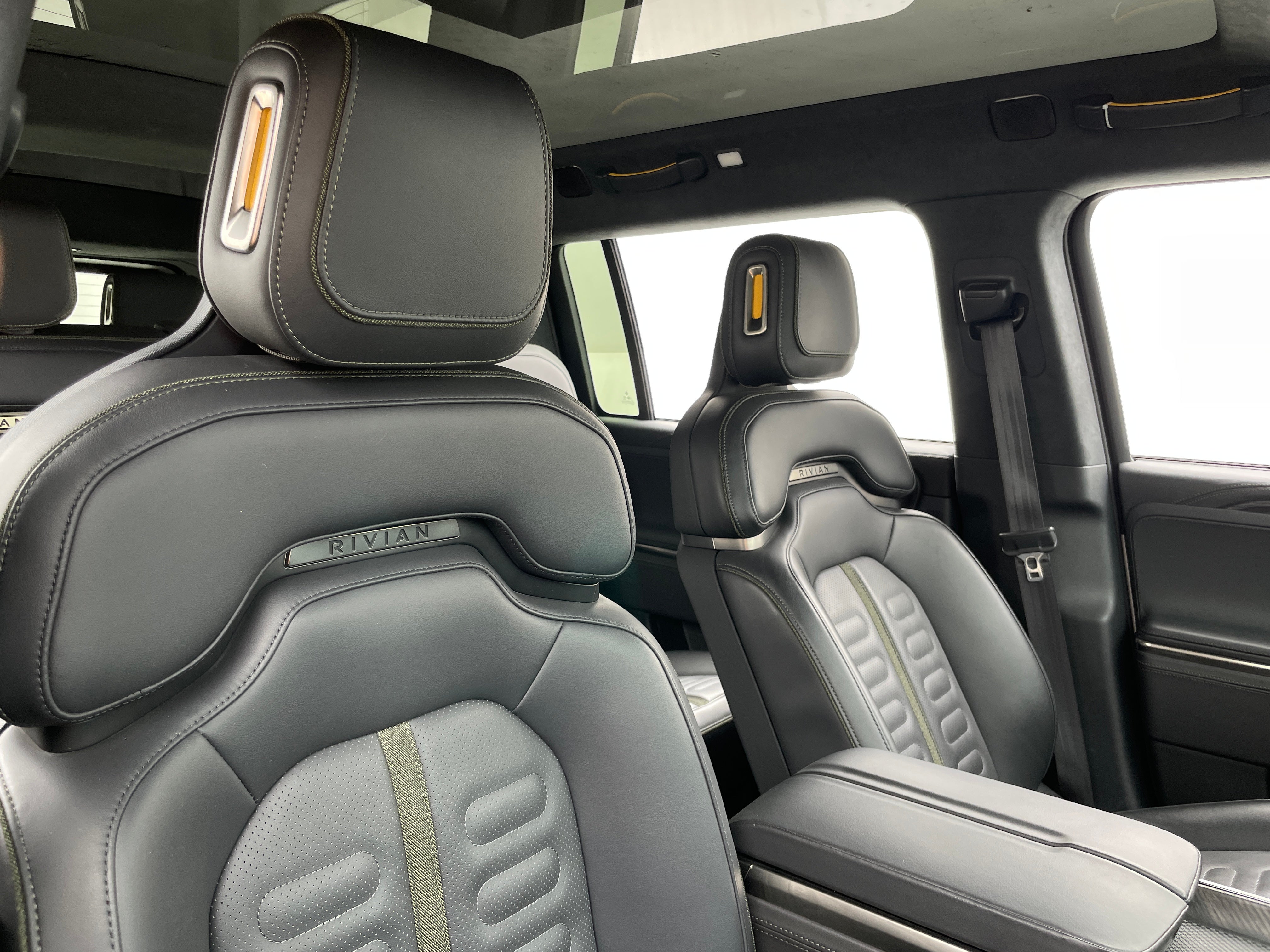 2023 Rivian R1S Adventure 2
