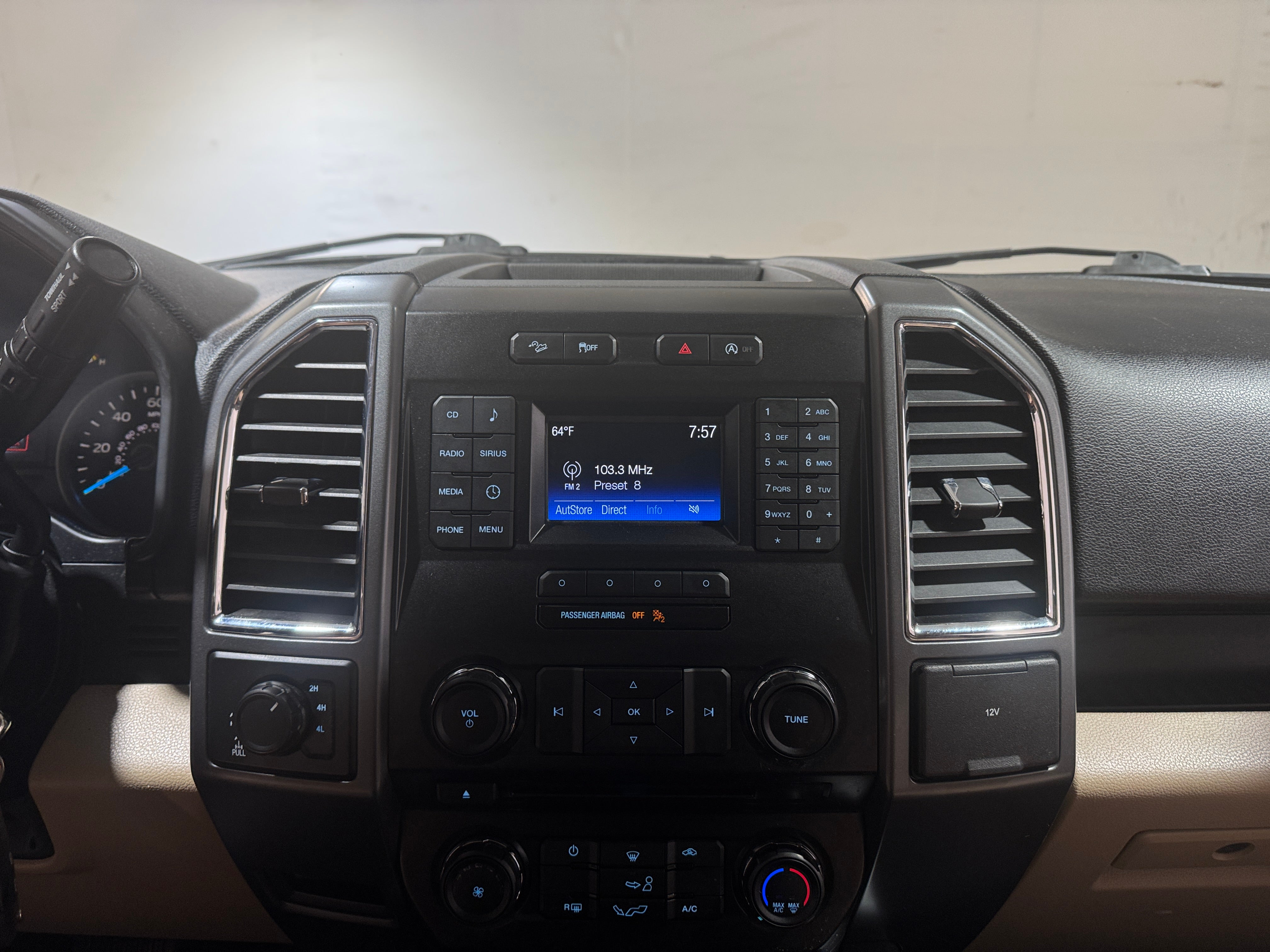 2015 Ford Econoline E-150 4