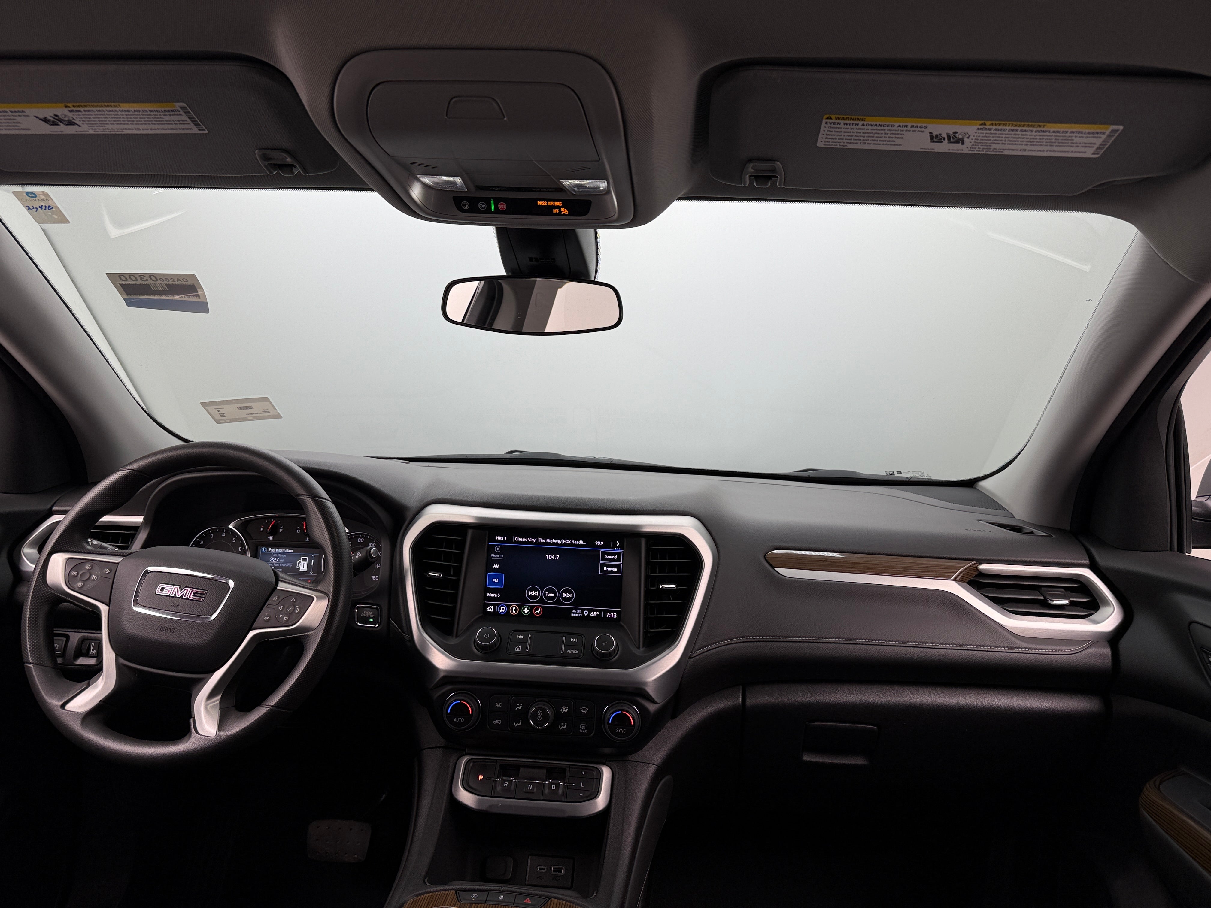 2023 GMC Acadia SLE 3
