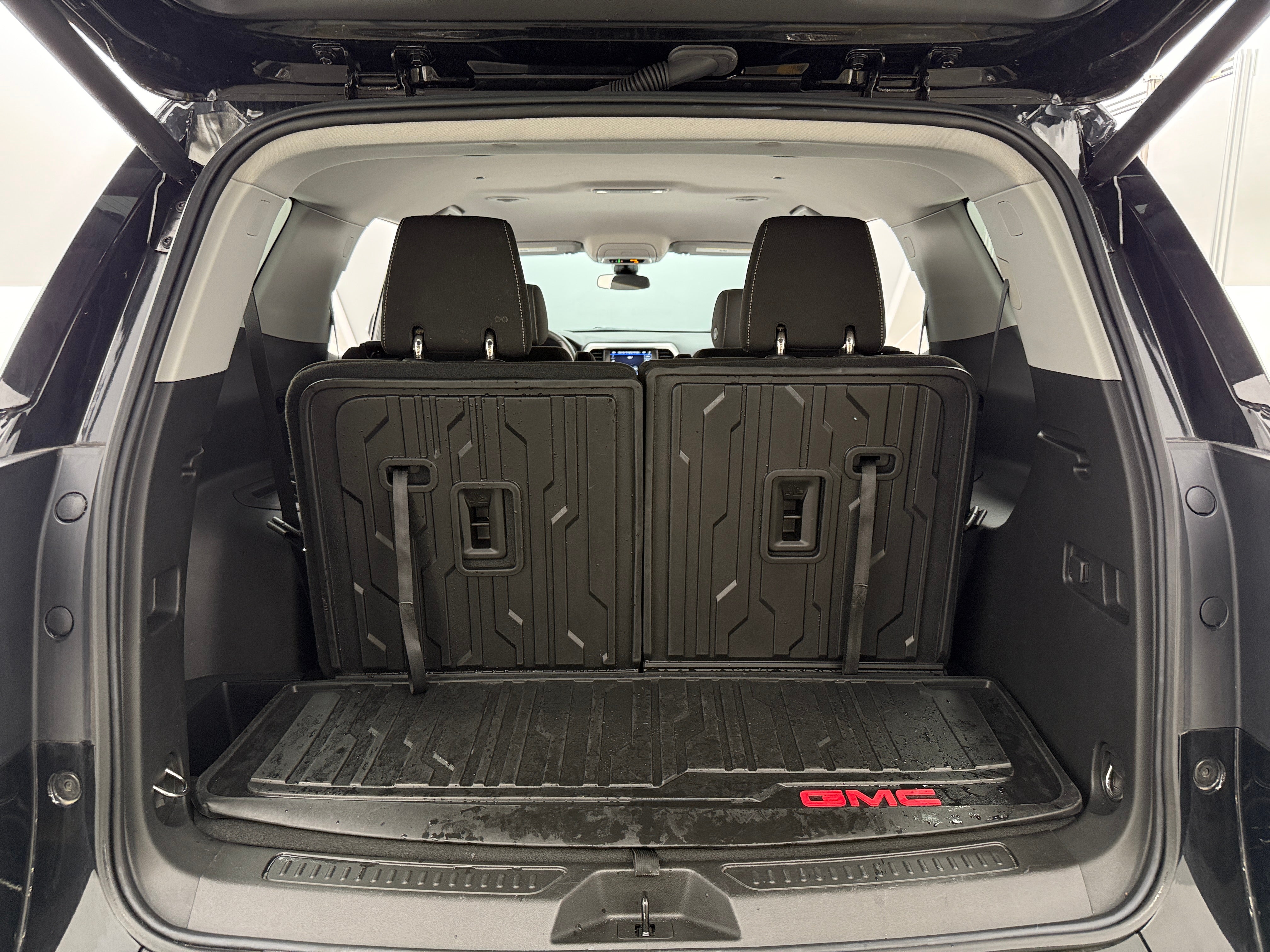 2023 GMC Acadia SLE 7