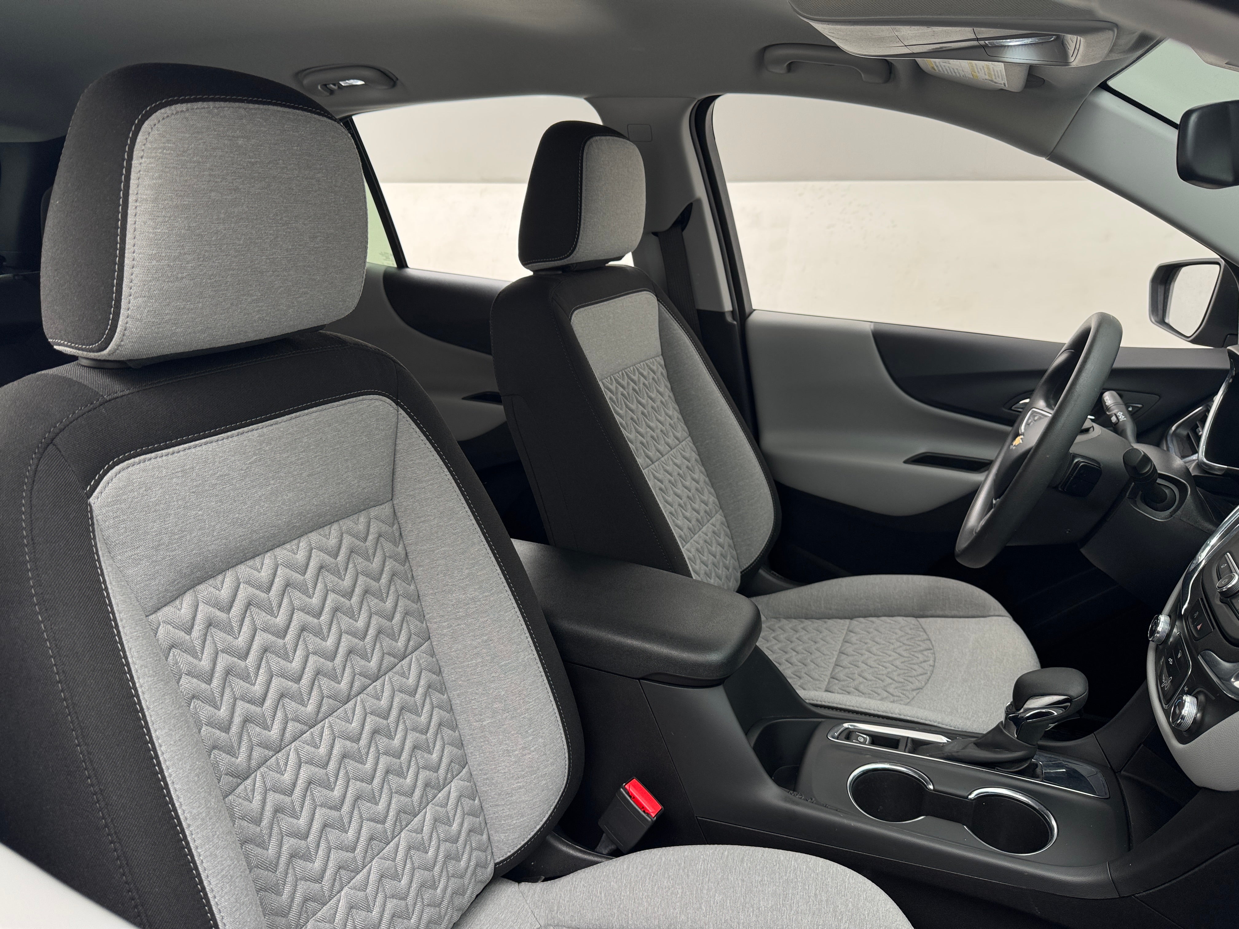 2023 Chevrolet Equinox LS 2