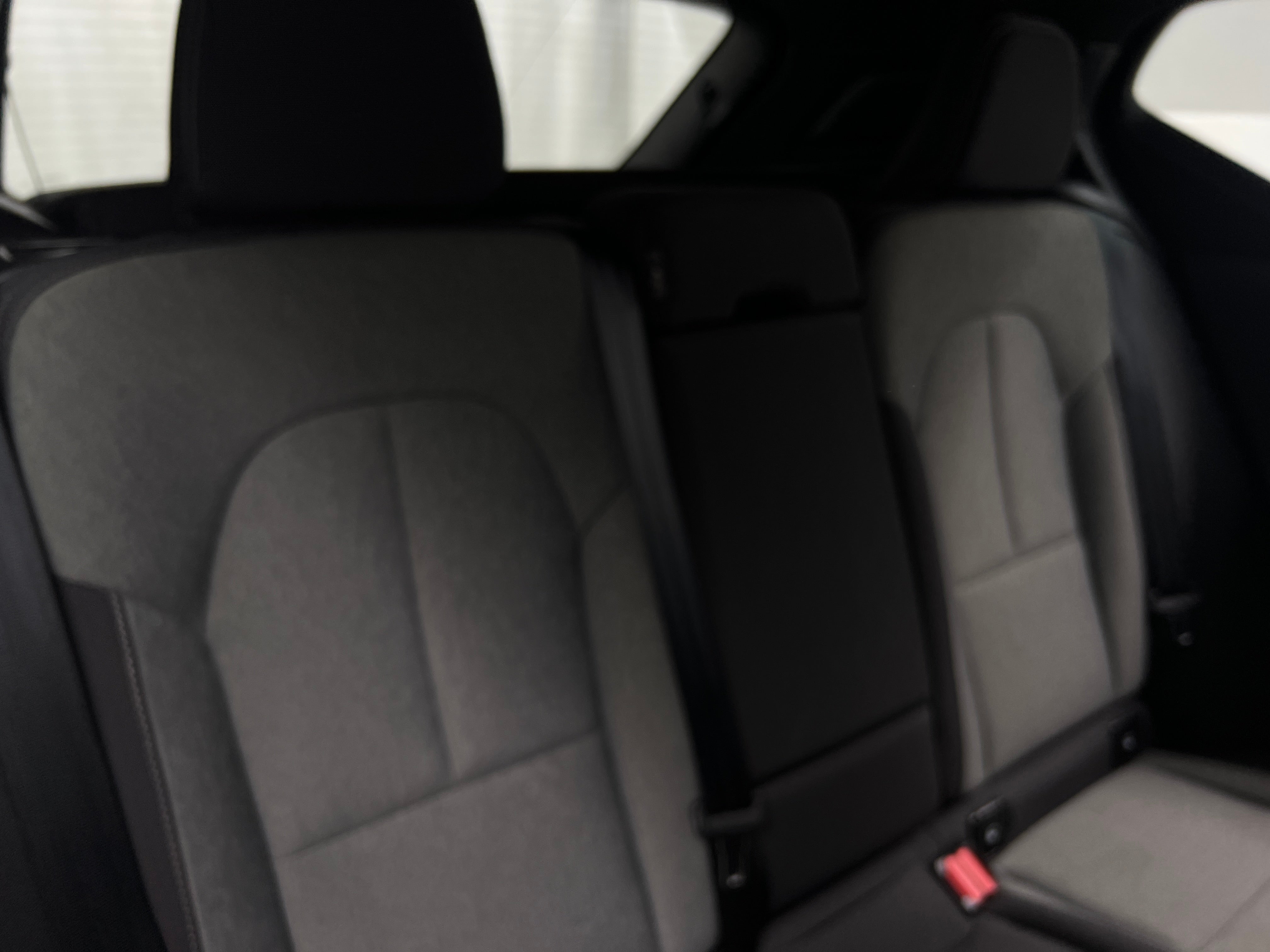 2024 Volvo XC40 B5 Core 6