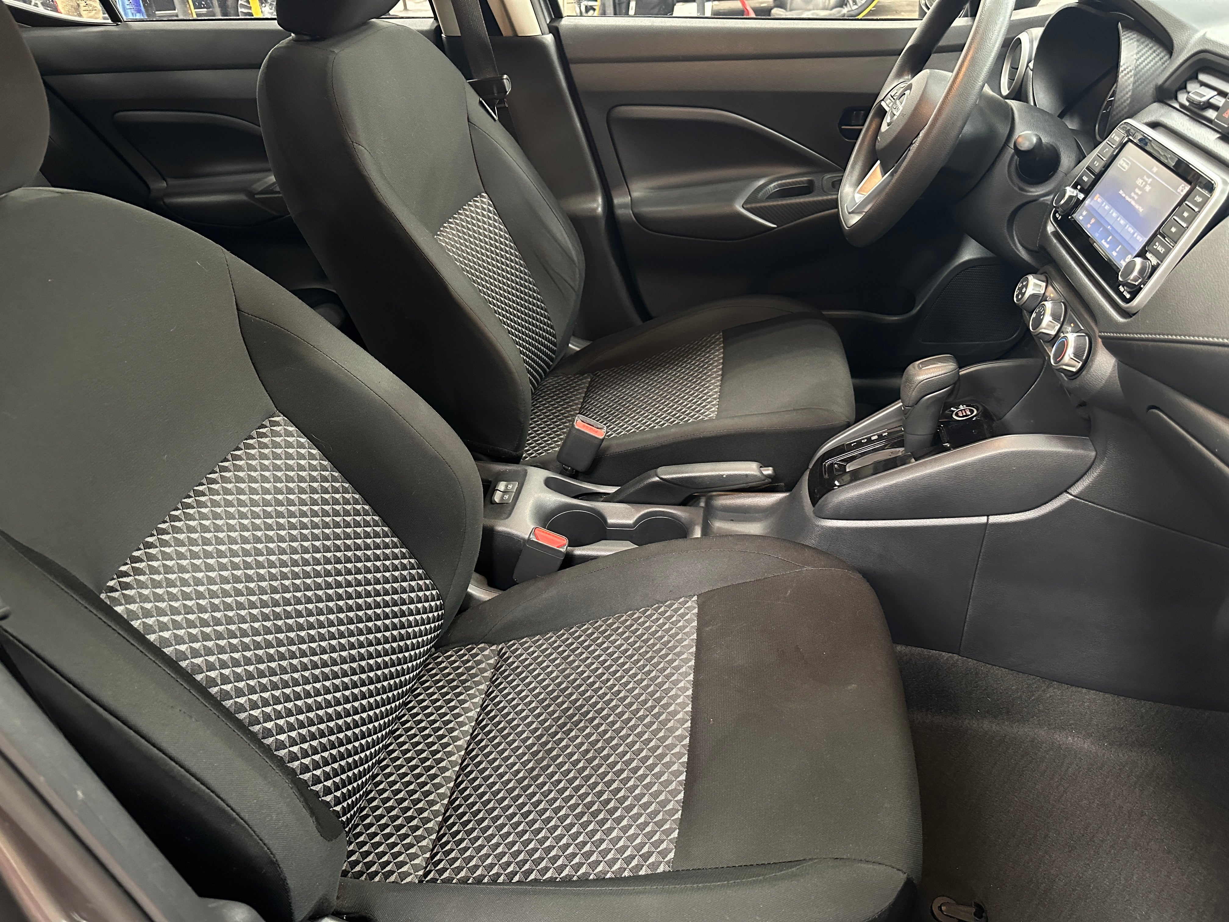 2021 Nissan Versa S 2