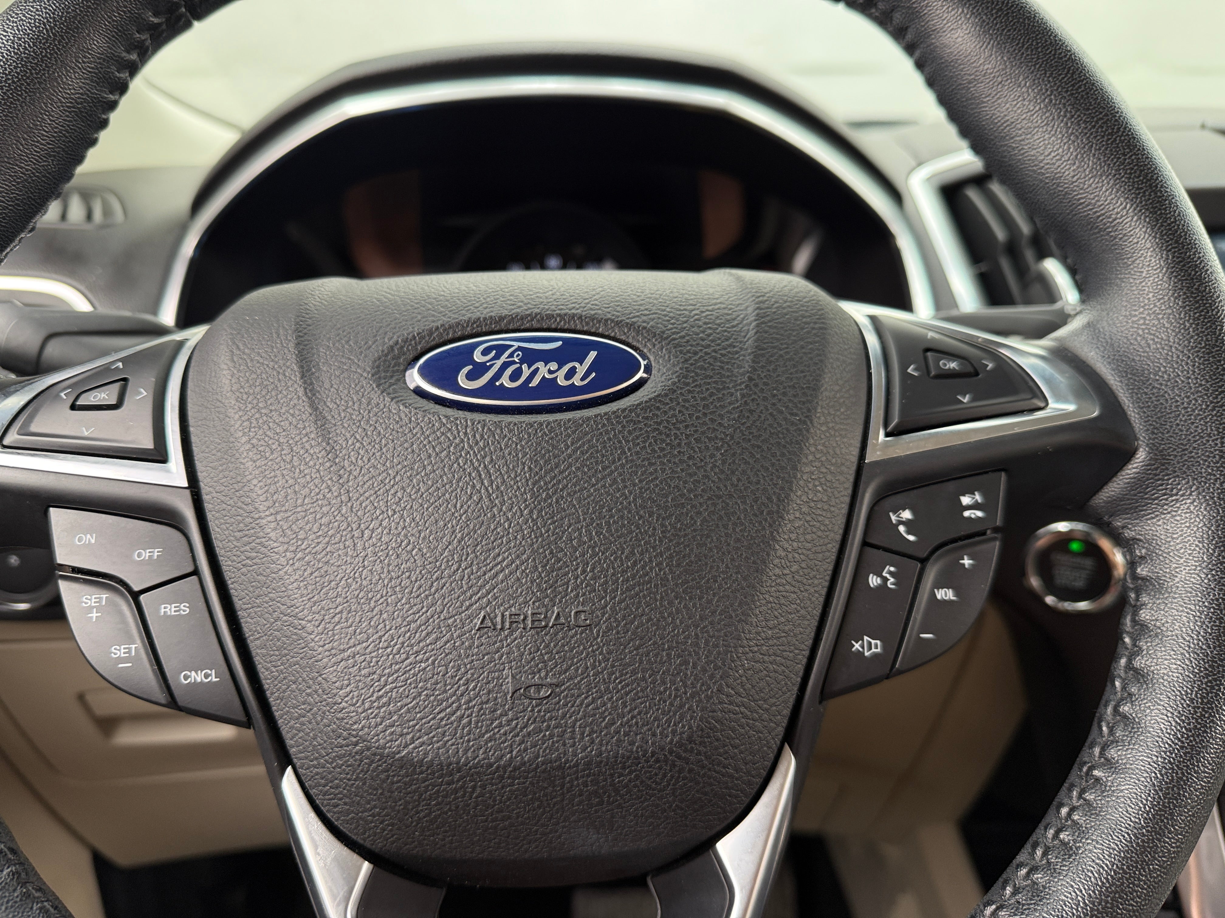2017 Ford Edge Titanium 4