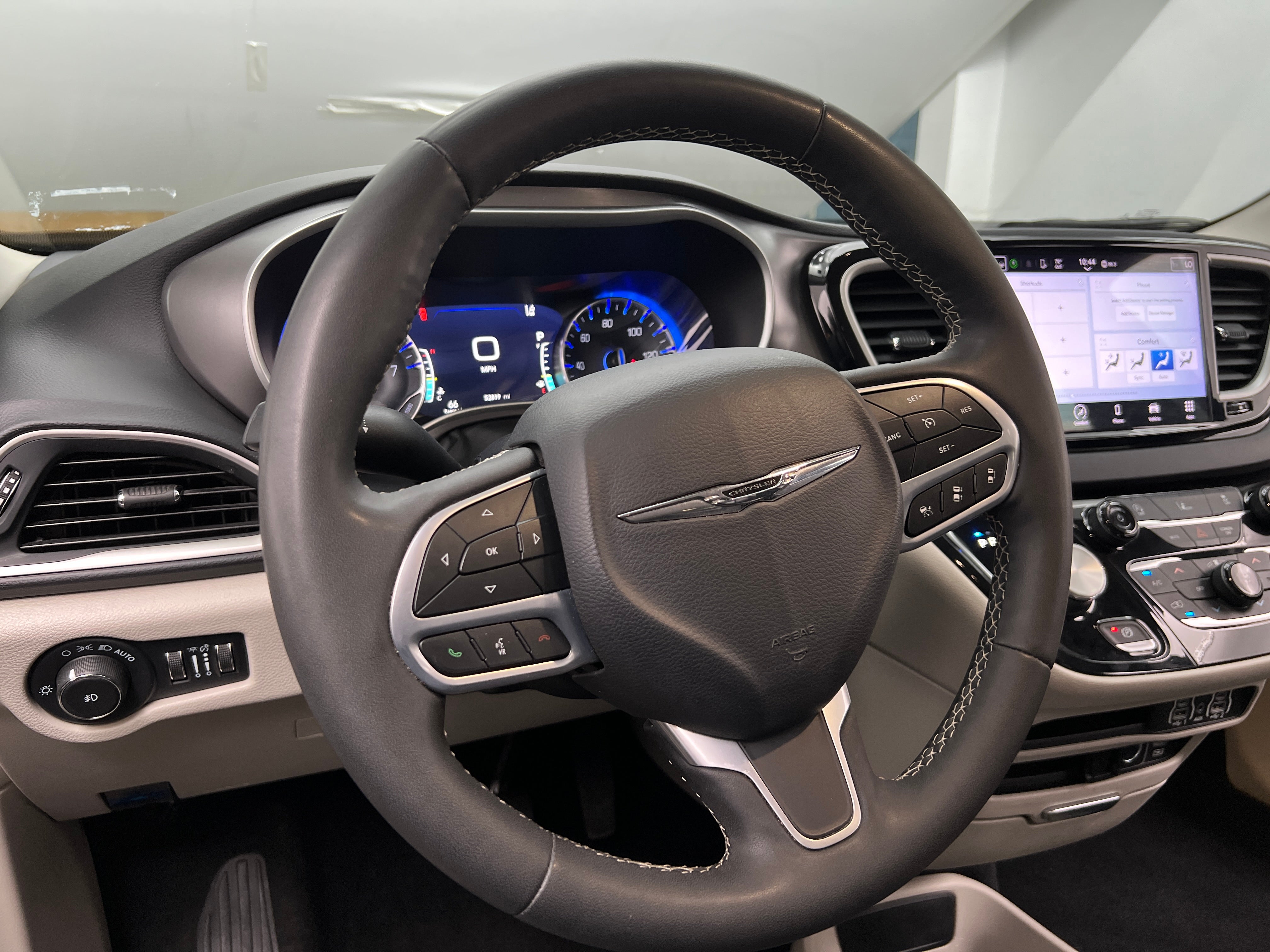 2022 Chrysler Pacifica Touring L 5