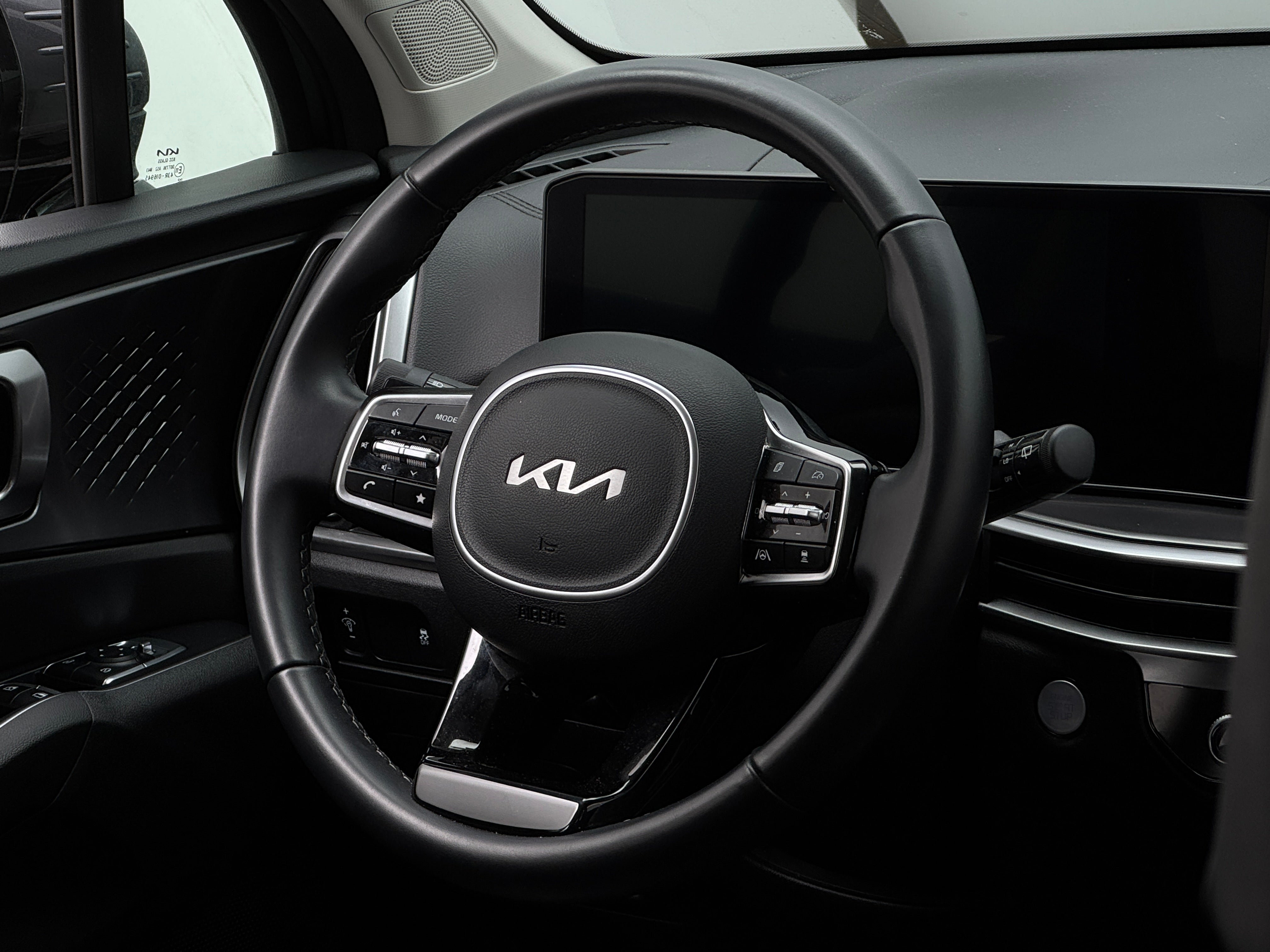 2024 Kia Sorento S 4