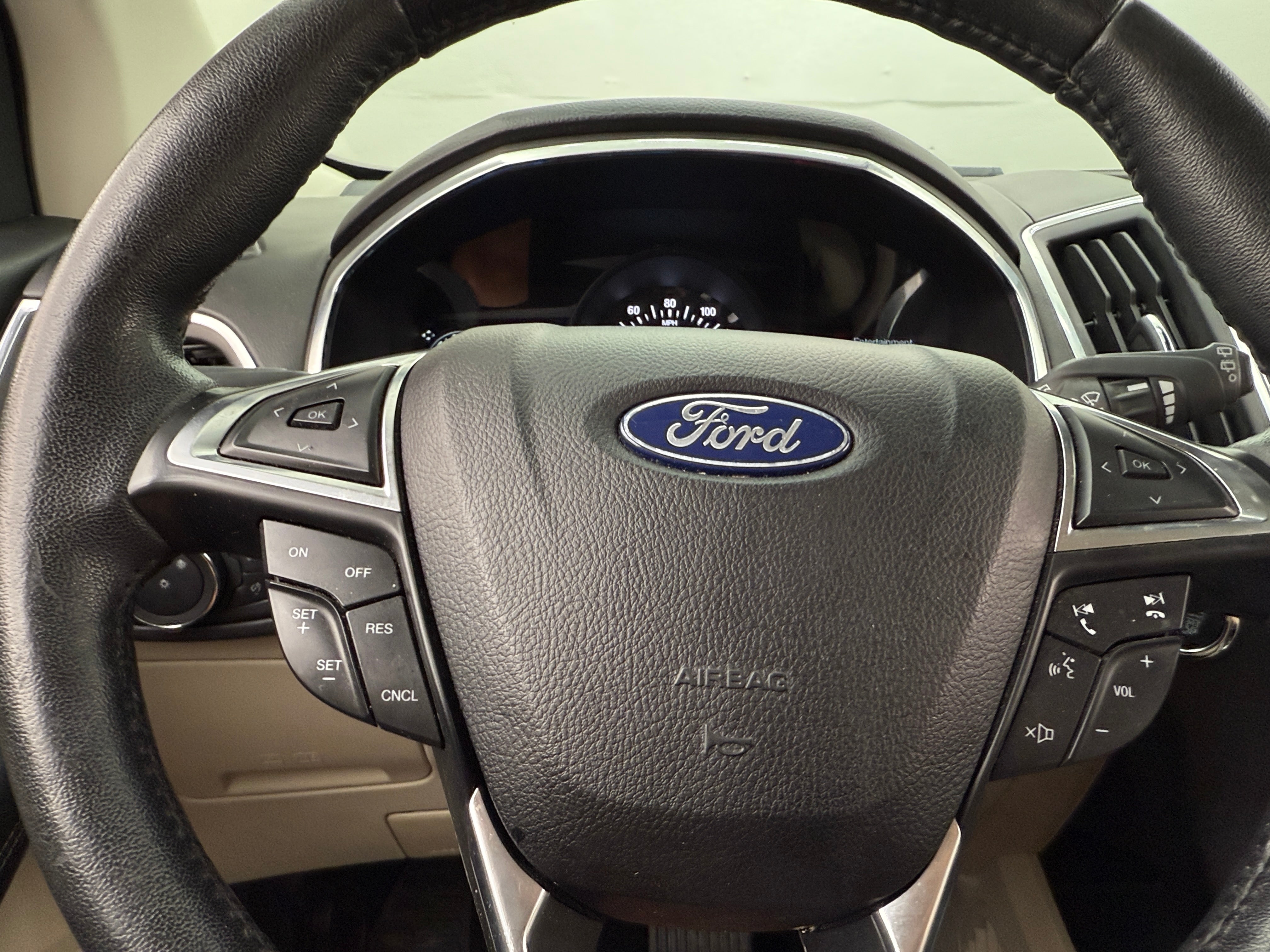 2020 Ford Edge Titanium 4