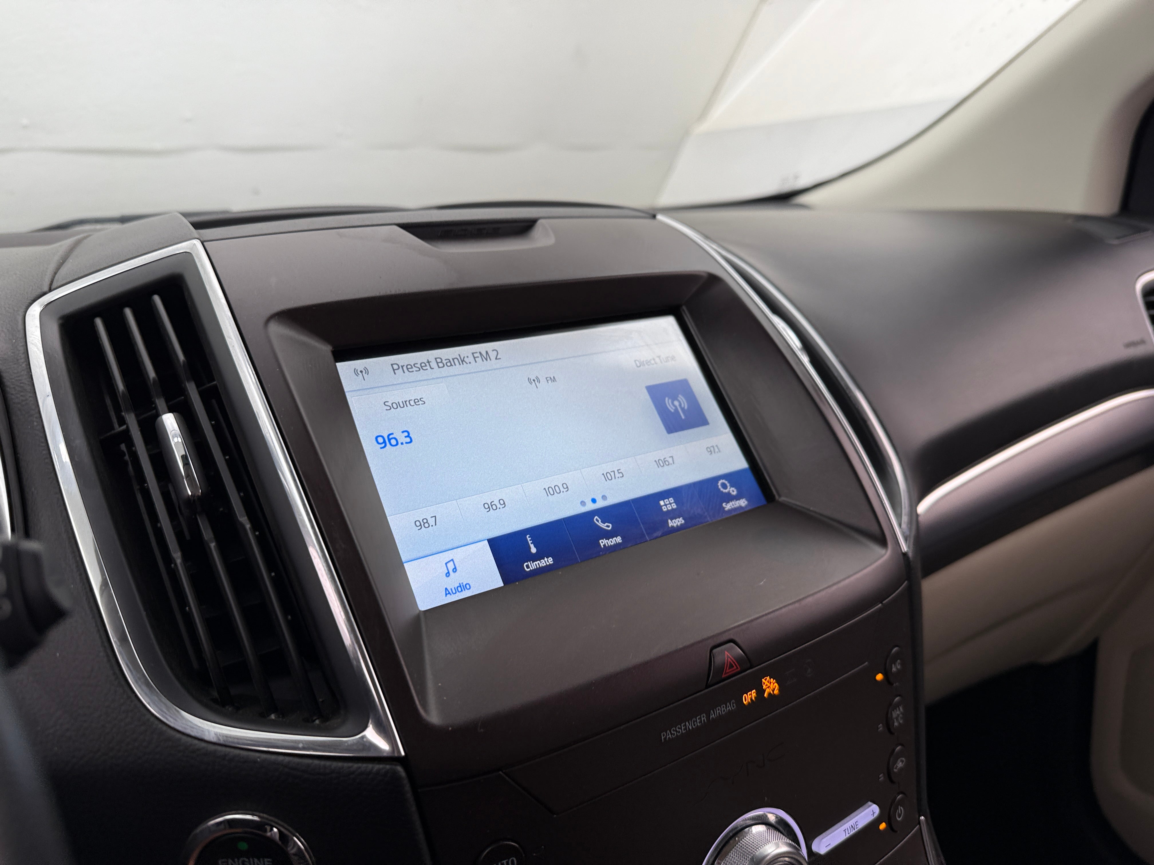 2020 Ford Edge Titanium 3
