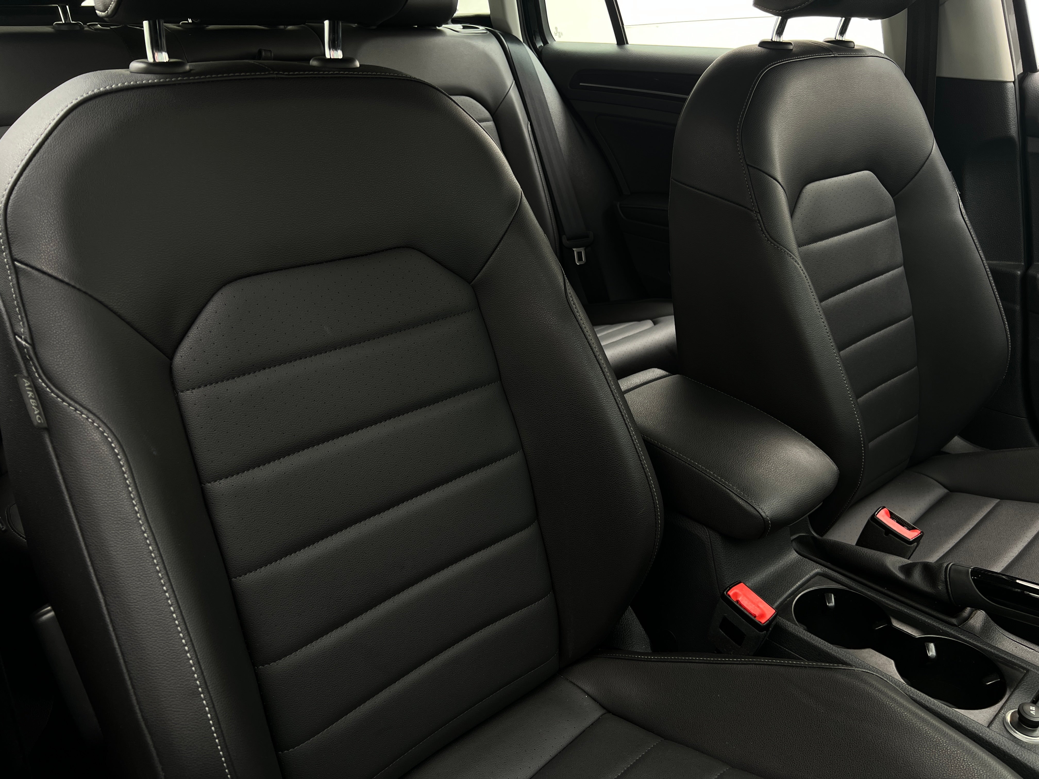 2015 Volkswagen e-Golf SE 2