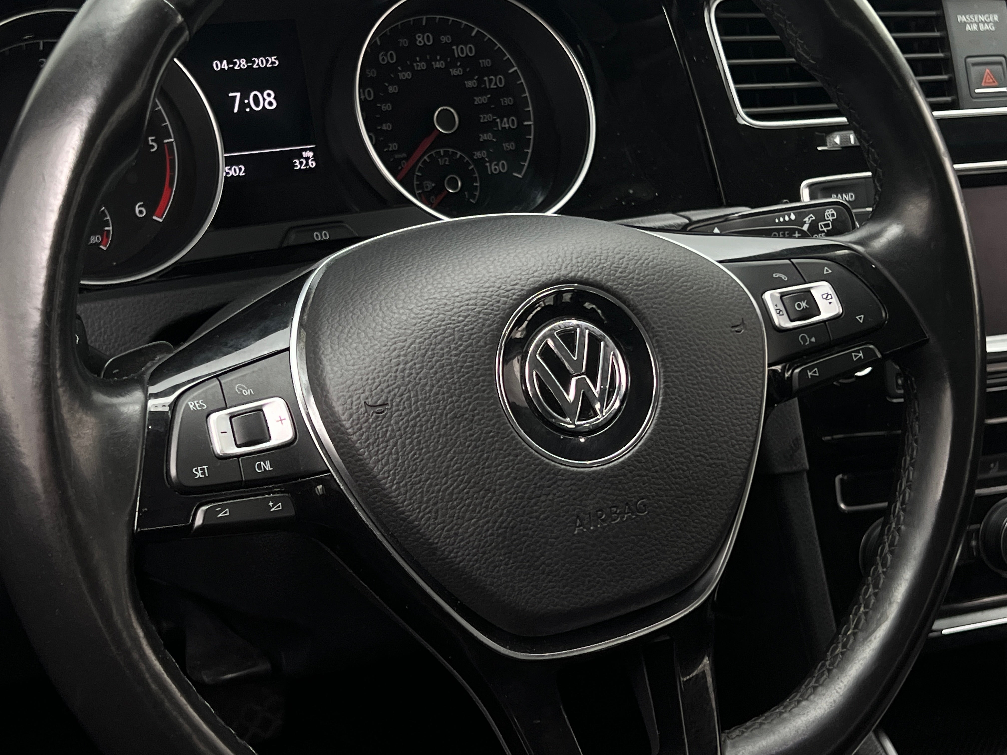 2015 Volkswagen e-Golf SE 5