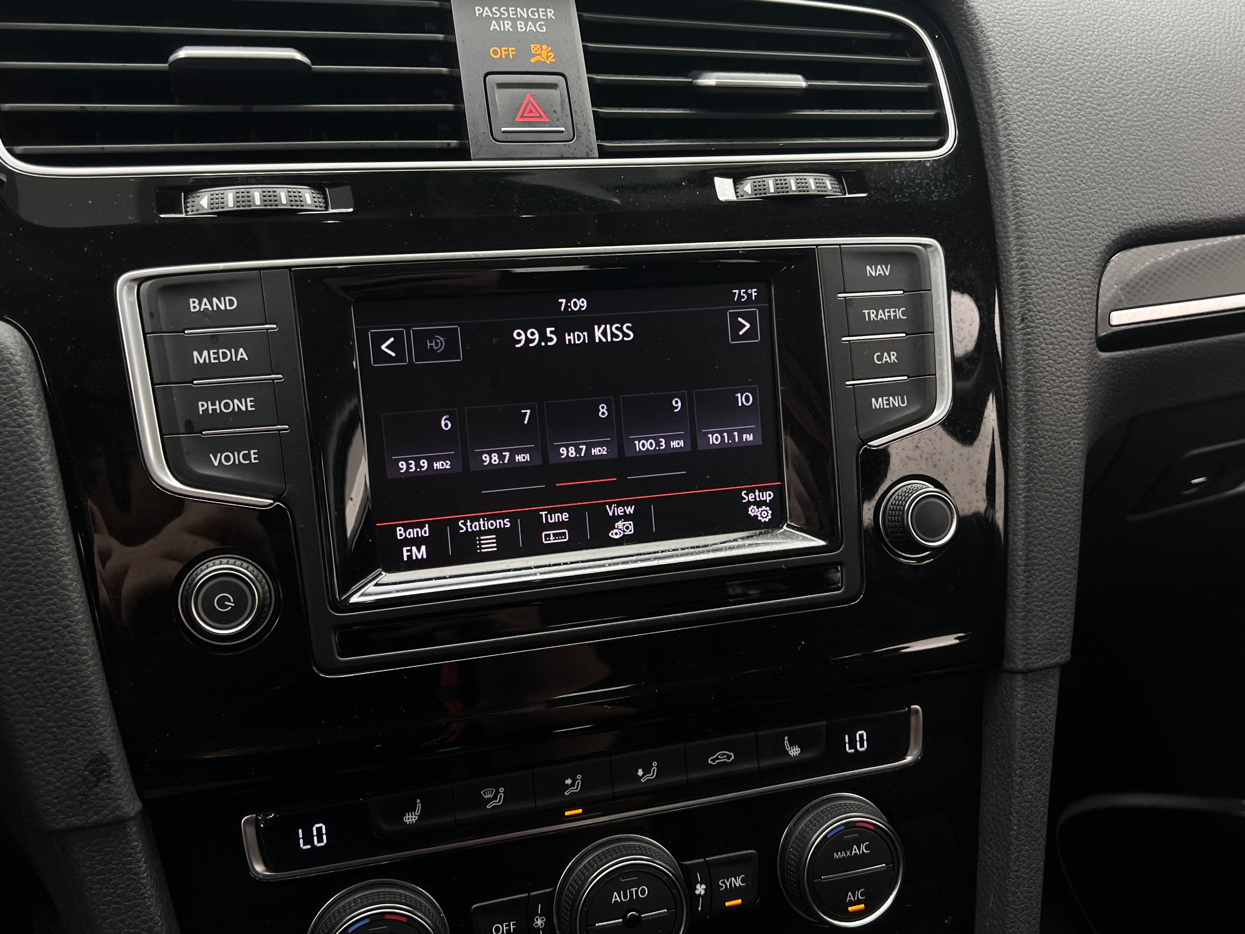 2015 Volkswagen e-Golf SE 4