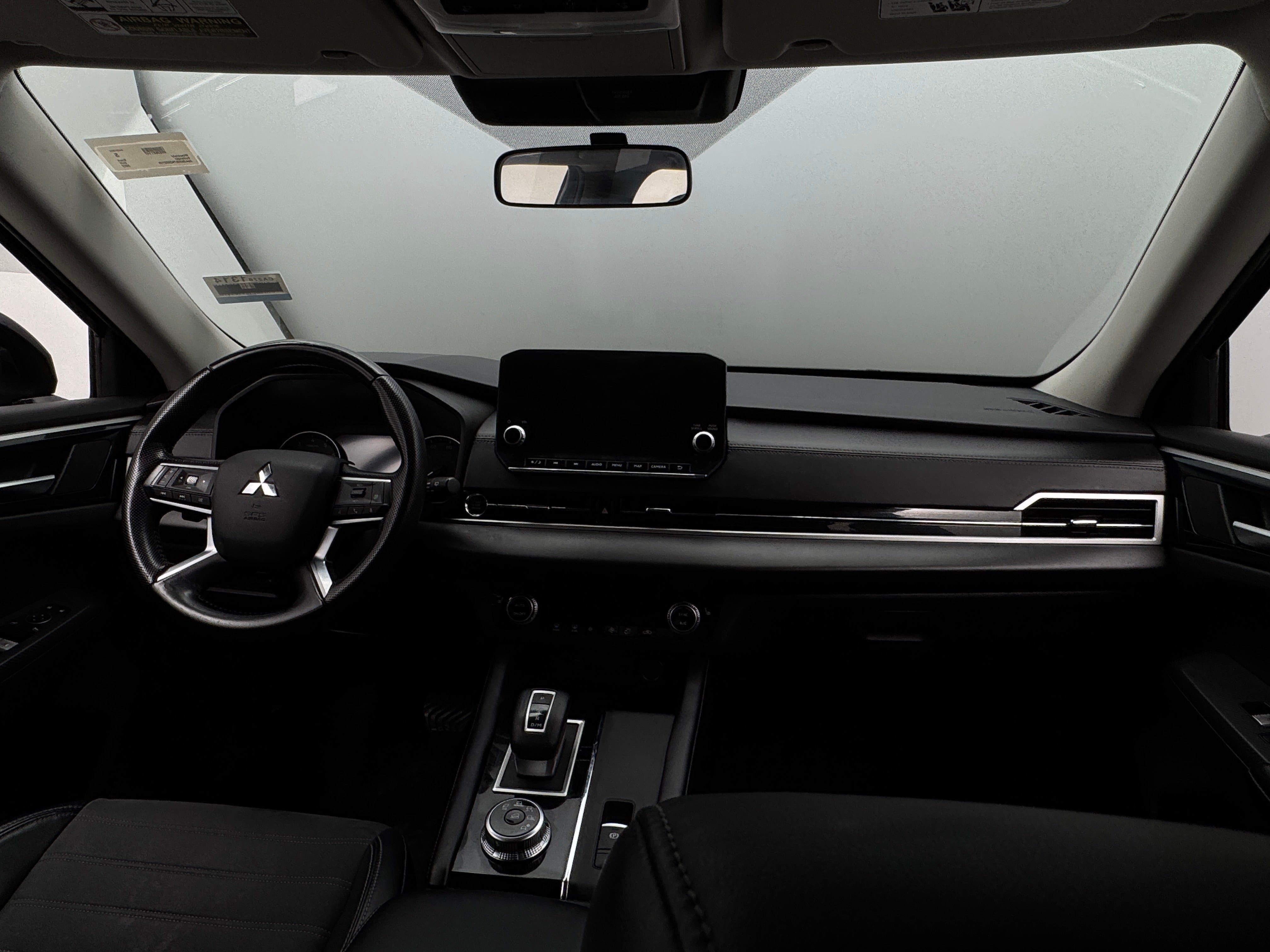 2022 Mitsubishi Outlander SE 2