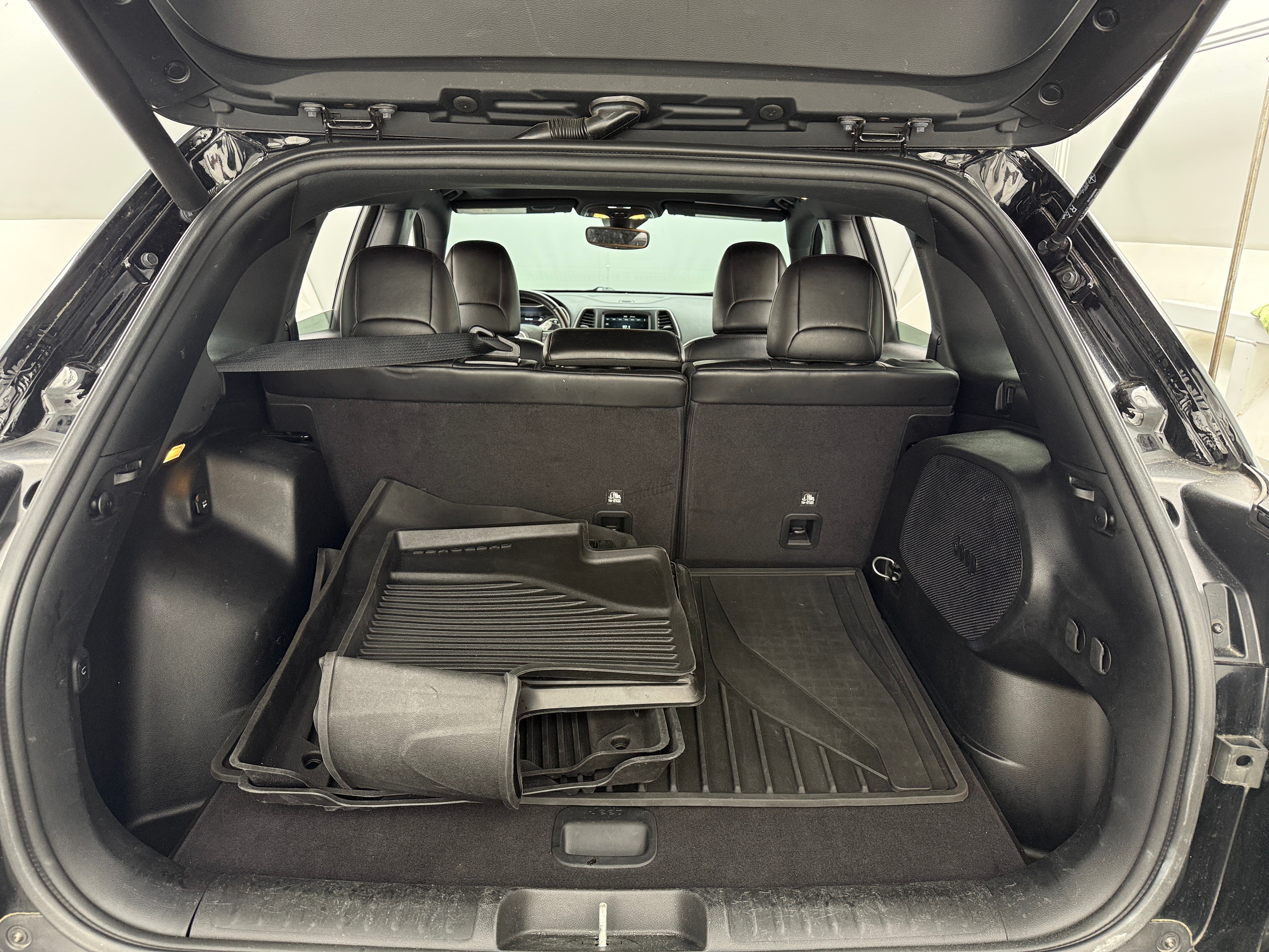 2021 Jeep Cherokee 80th Anniversary 6