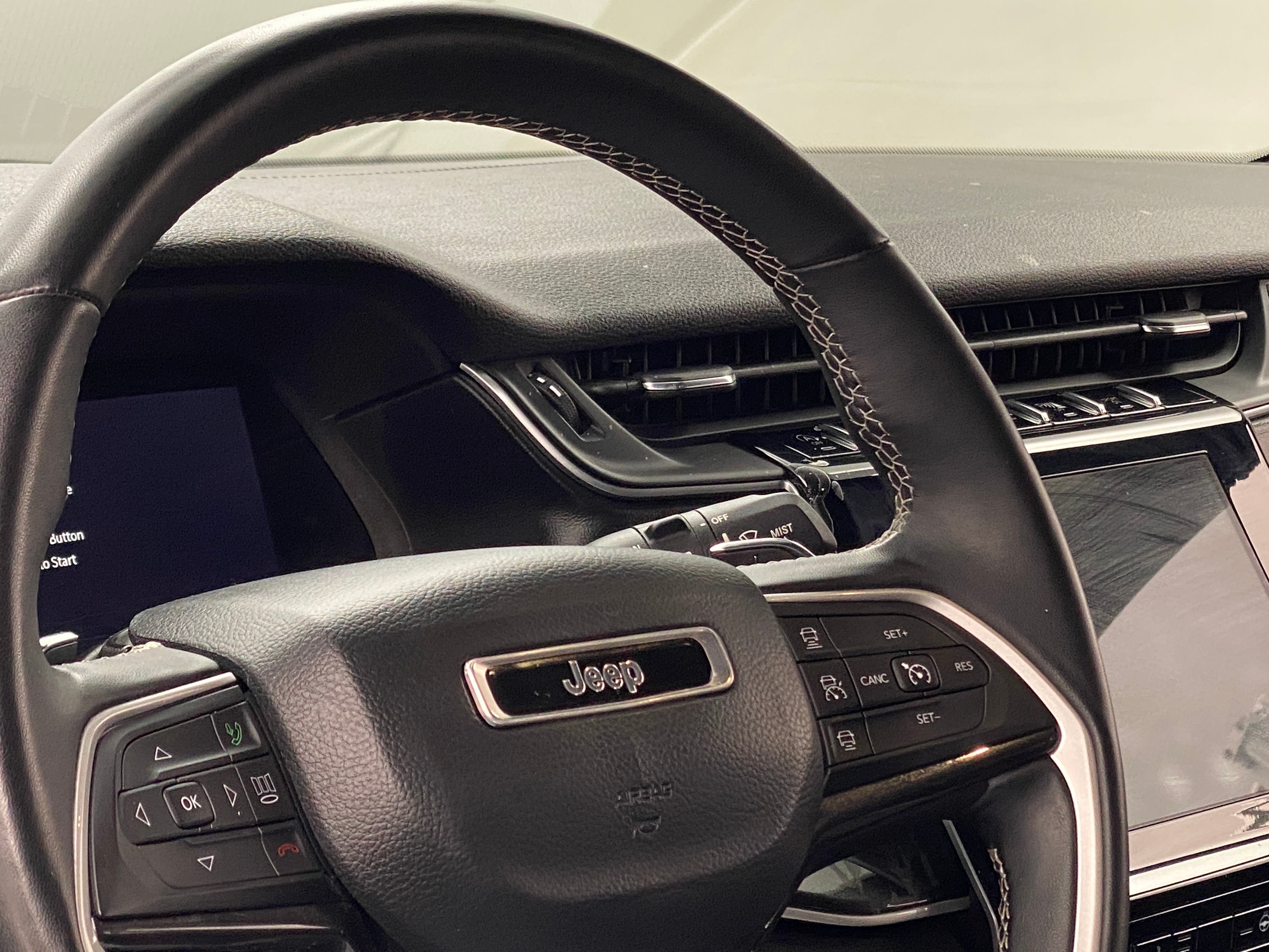 2022 Jeep Grand Cherokee L Altitude 4