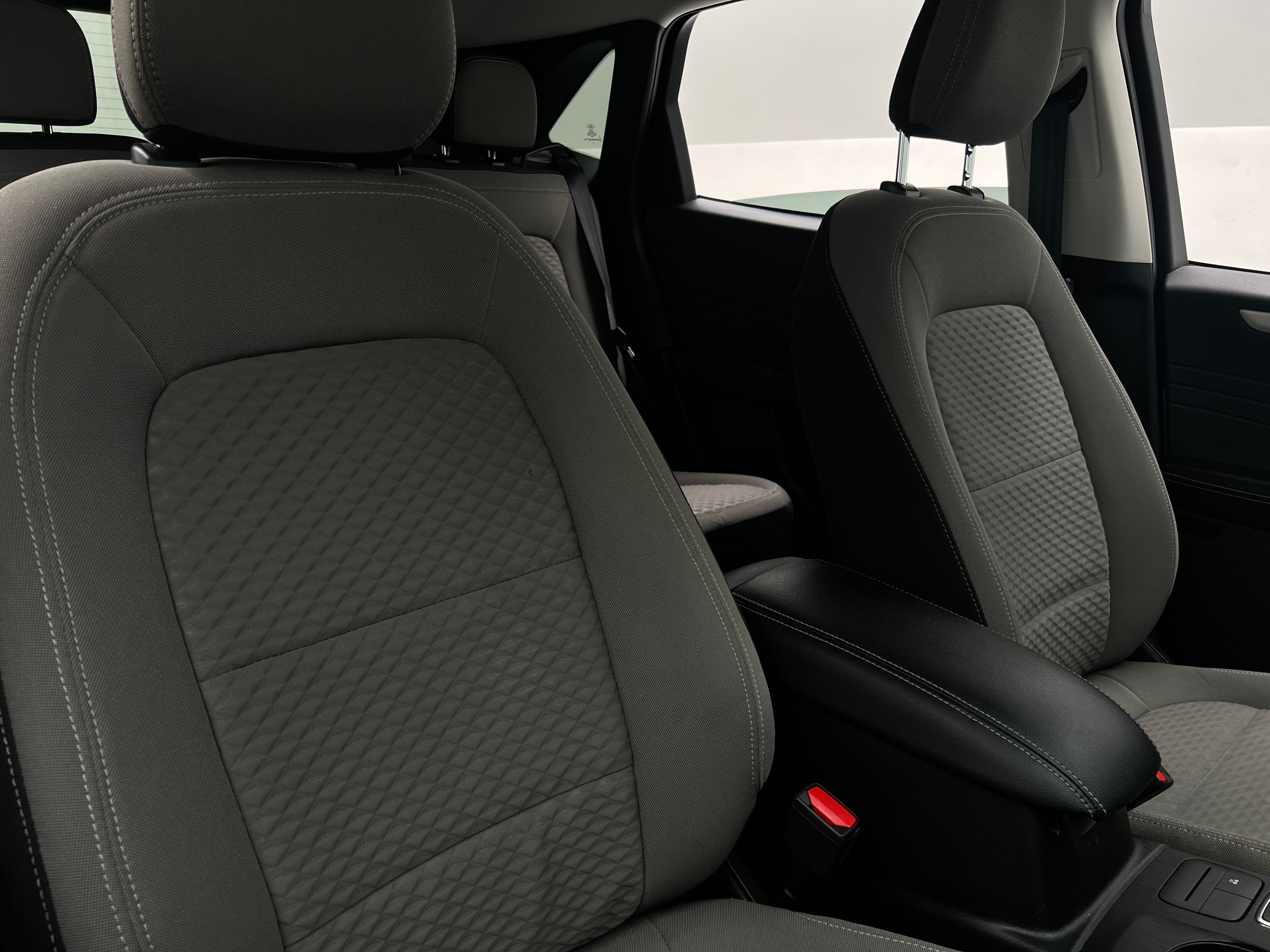 2022 Ford Escape SE Sport Hybrid 2