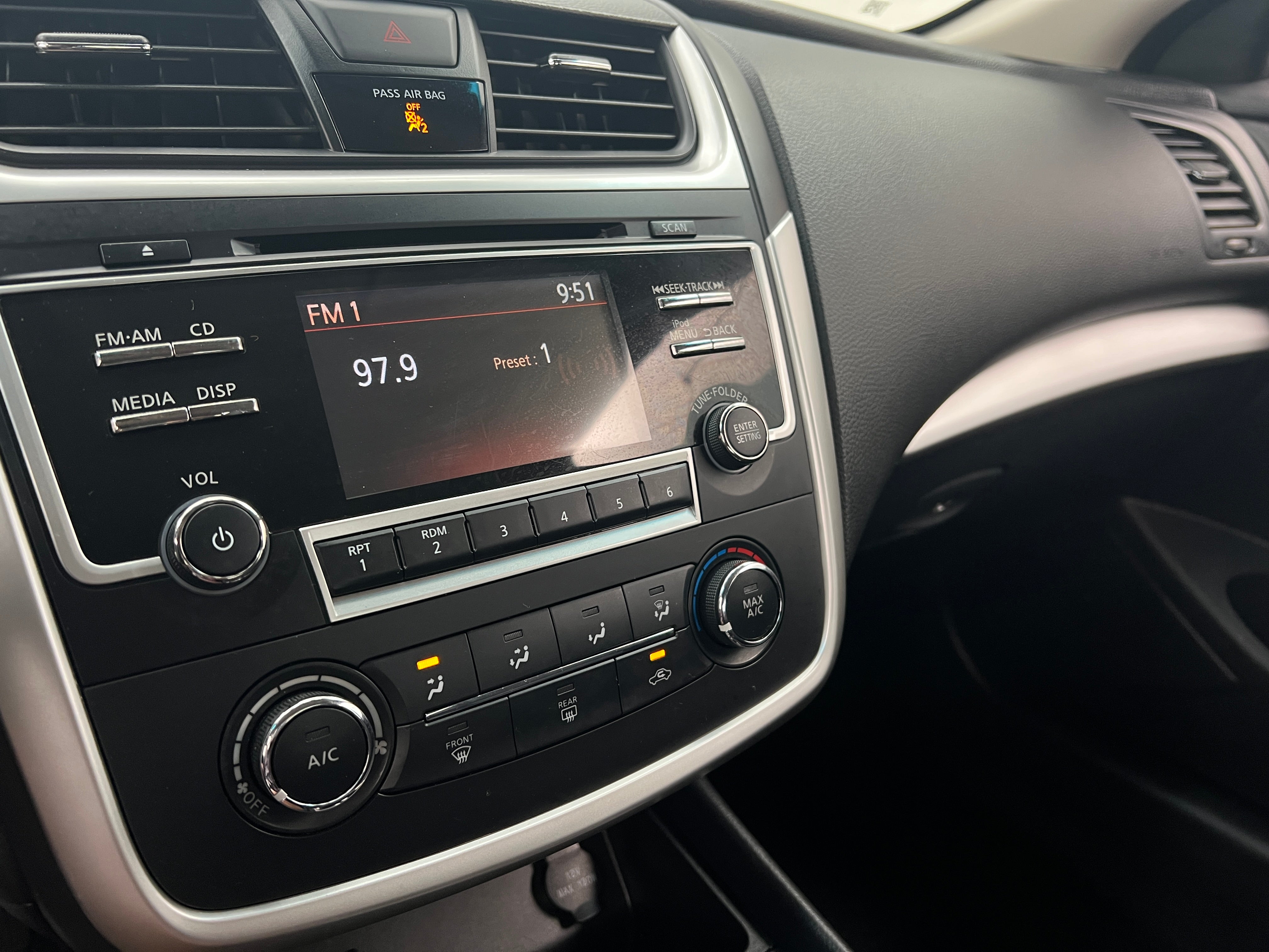 2017 Nissan Altima SR 4
