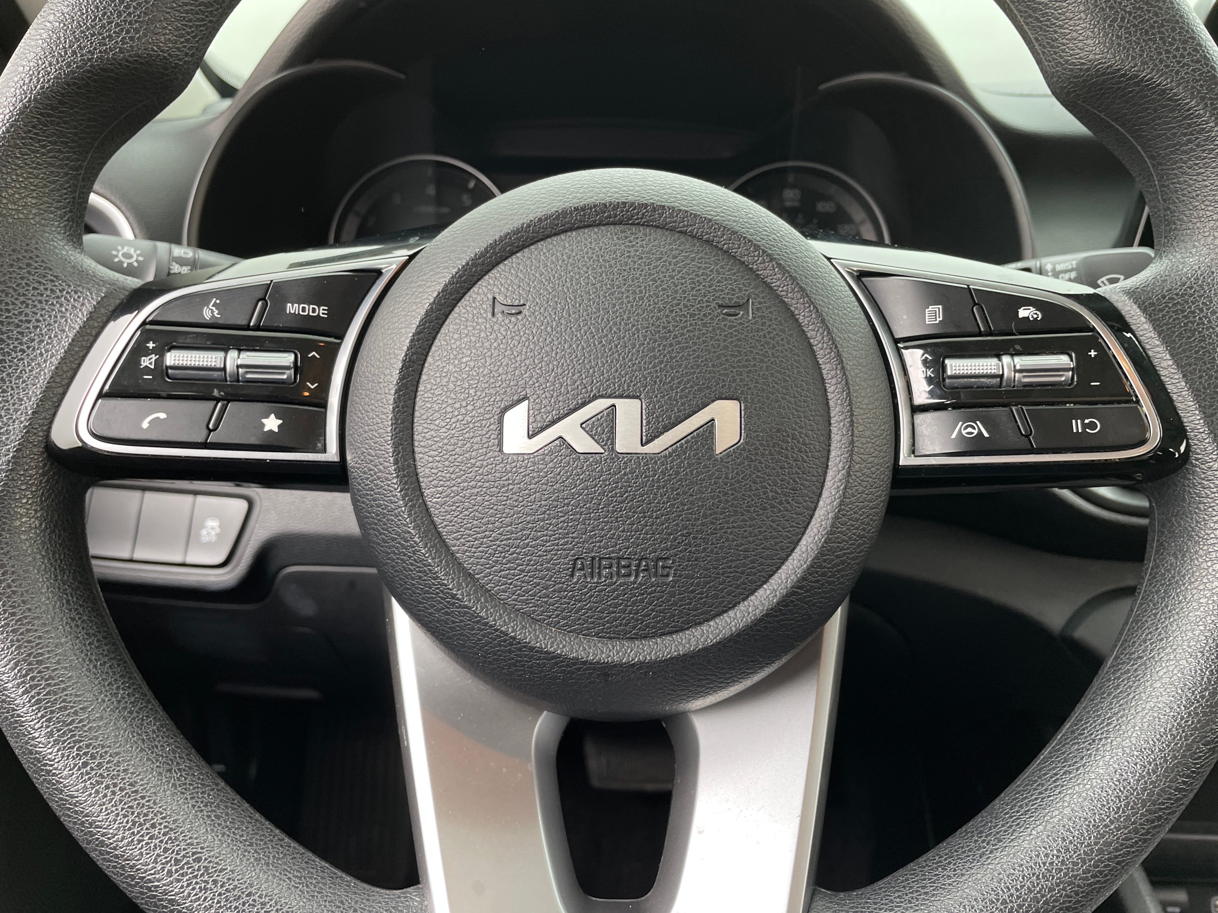2024 Kia Forte LXS 5