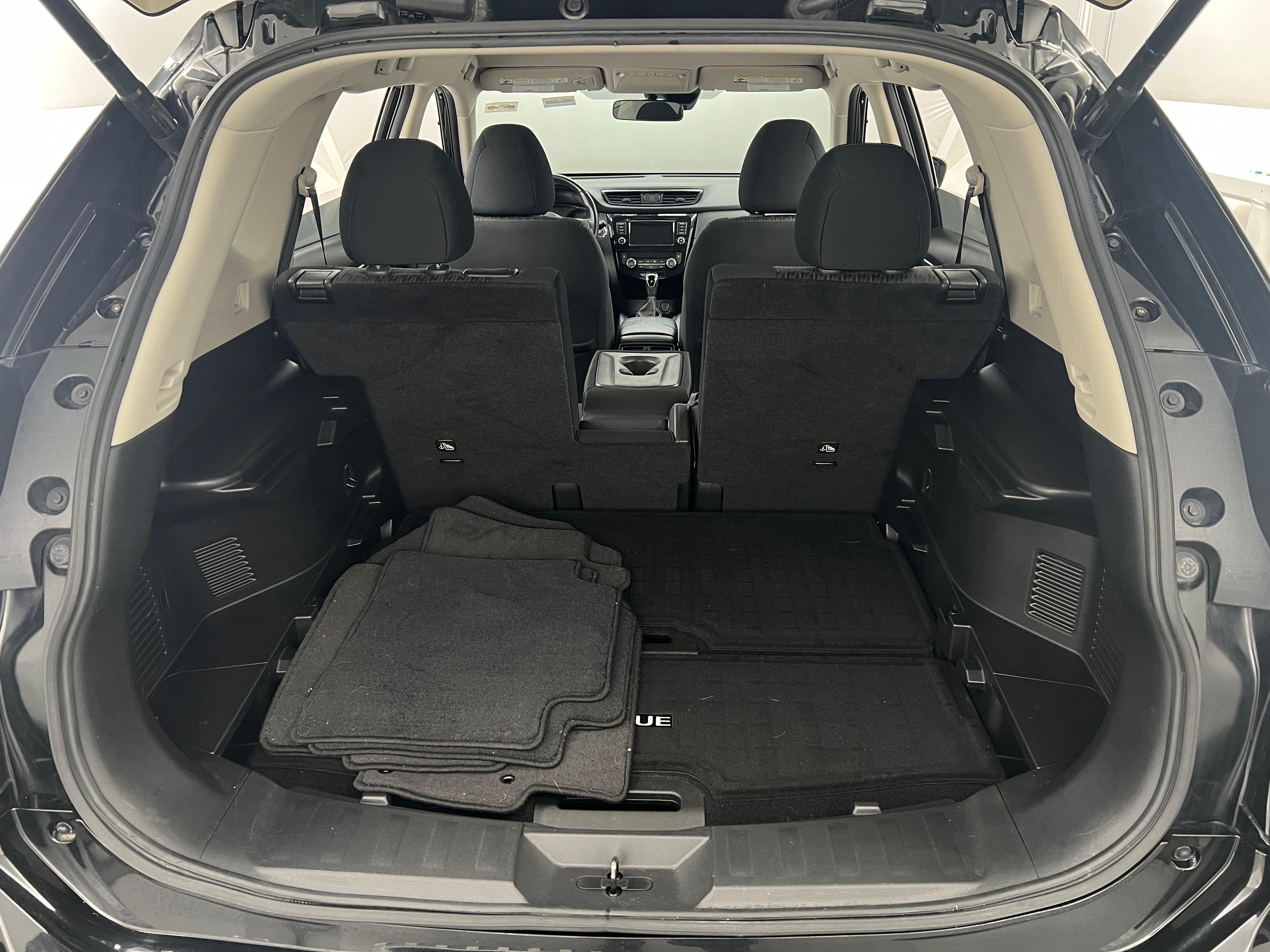 2019 Nissan Rogue SV 7