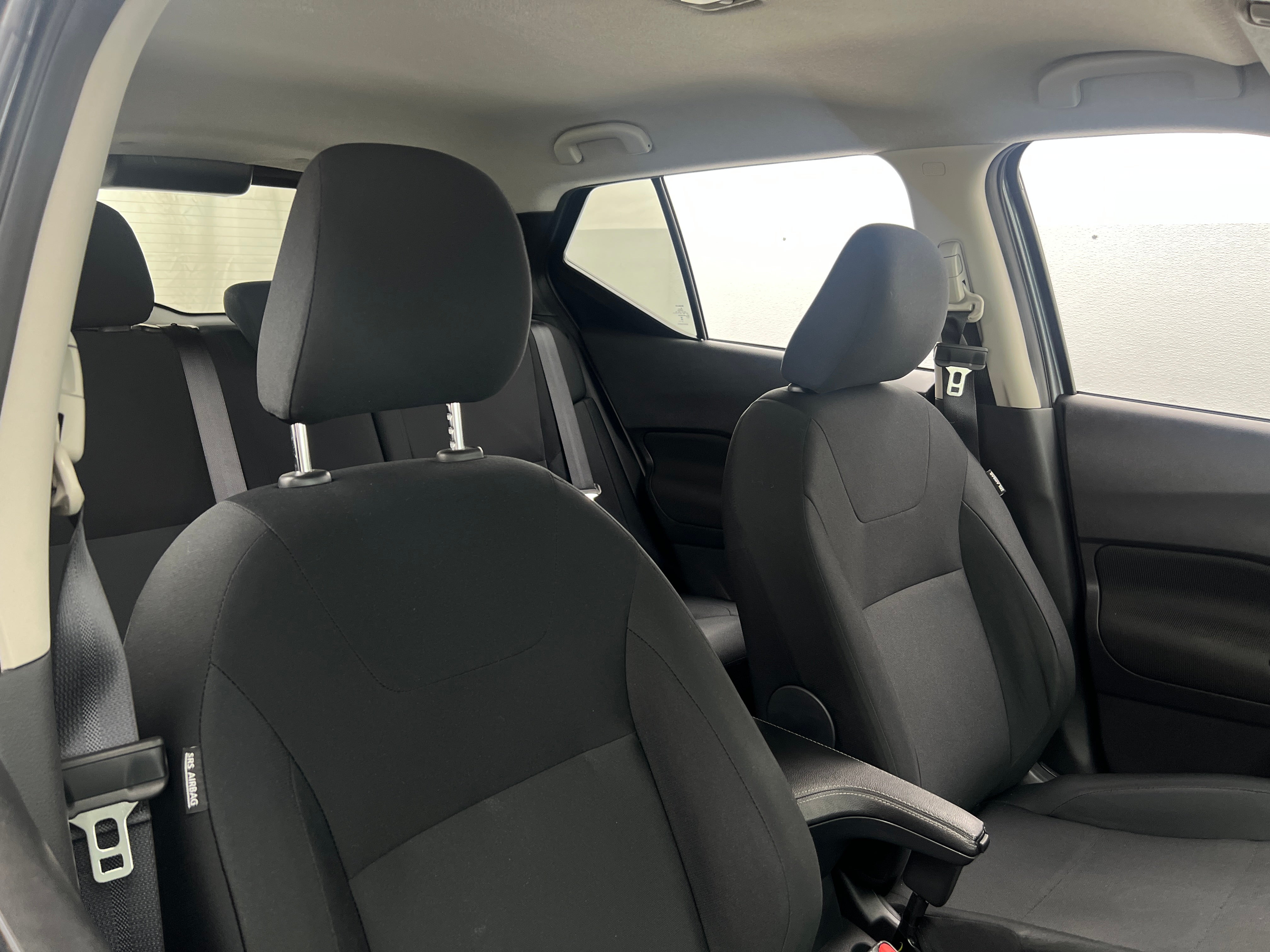 2023 Nissan Kicks S 2