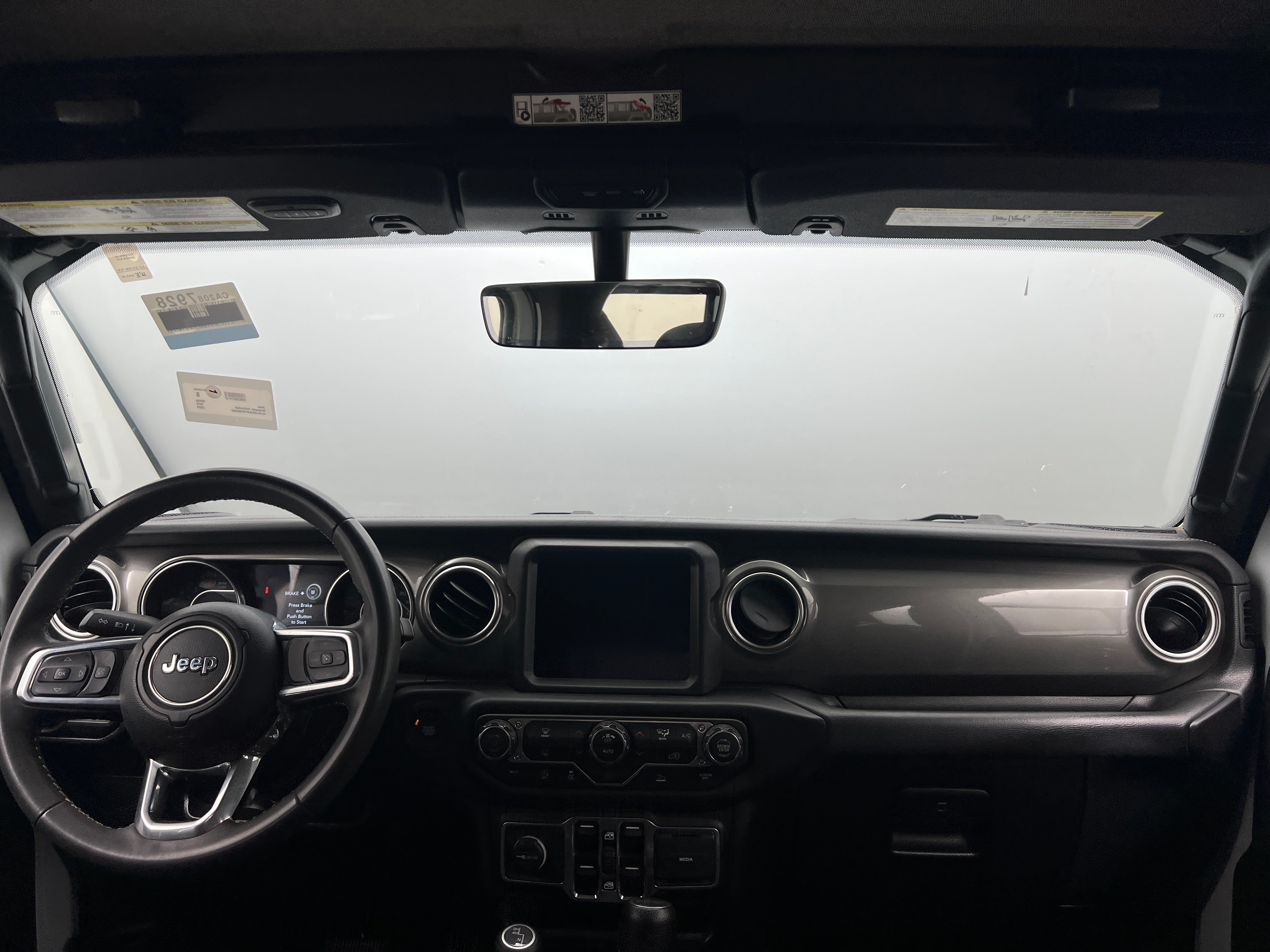 2023 Jeep Wrangler Unlimited Sahara 3