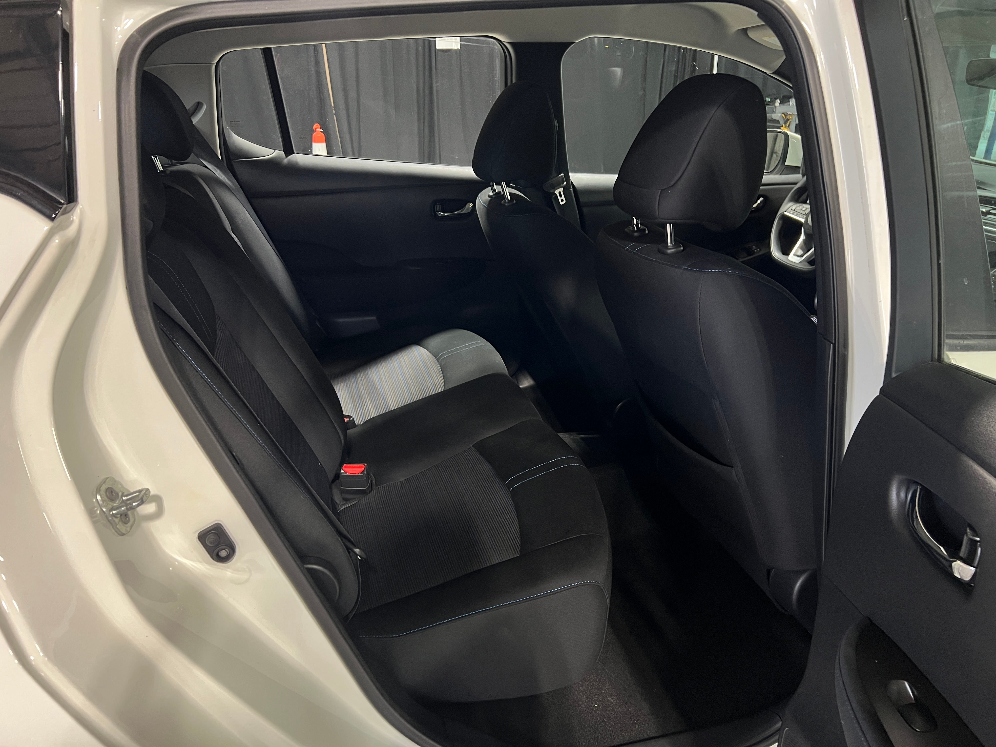 2018 Nissan Leaf S 6
