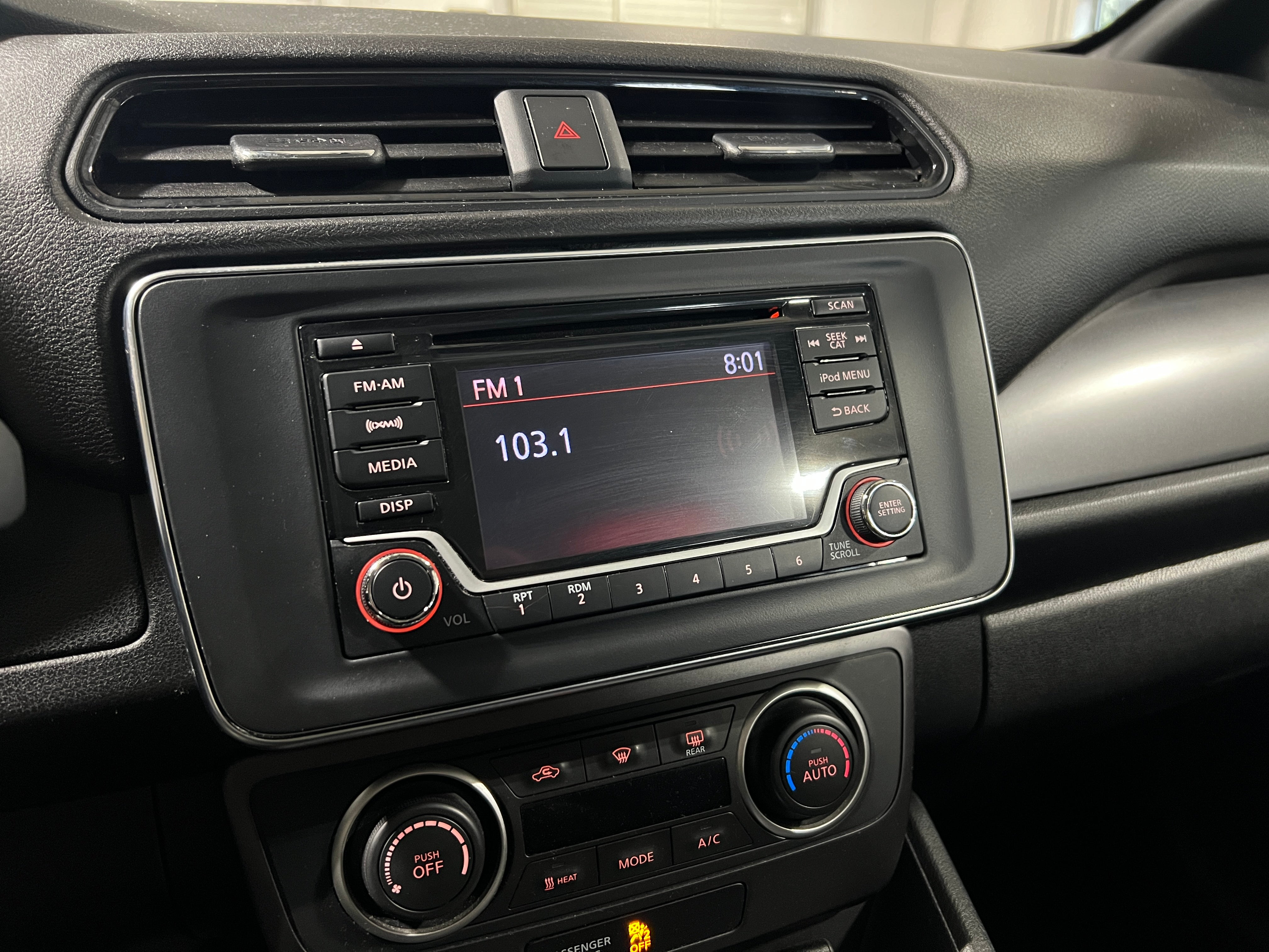 2018 Nissan Leaf S 4