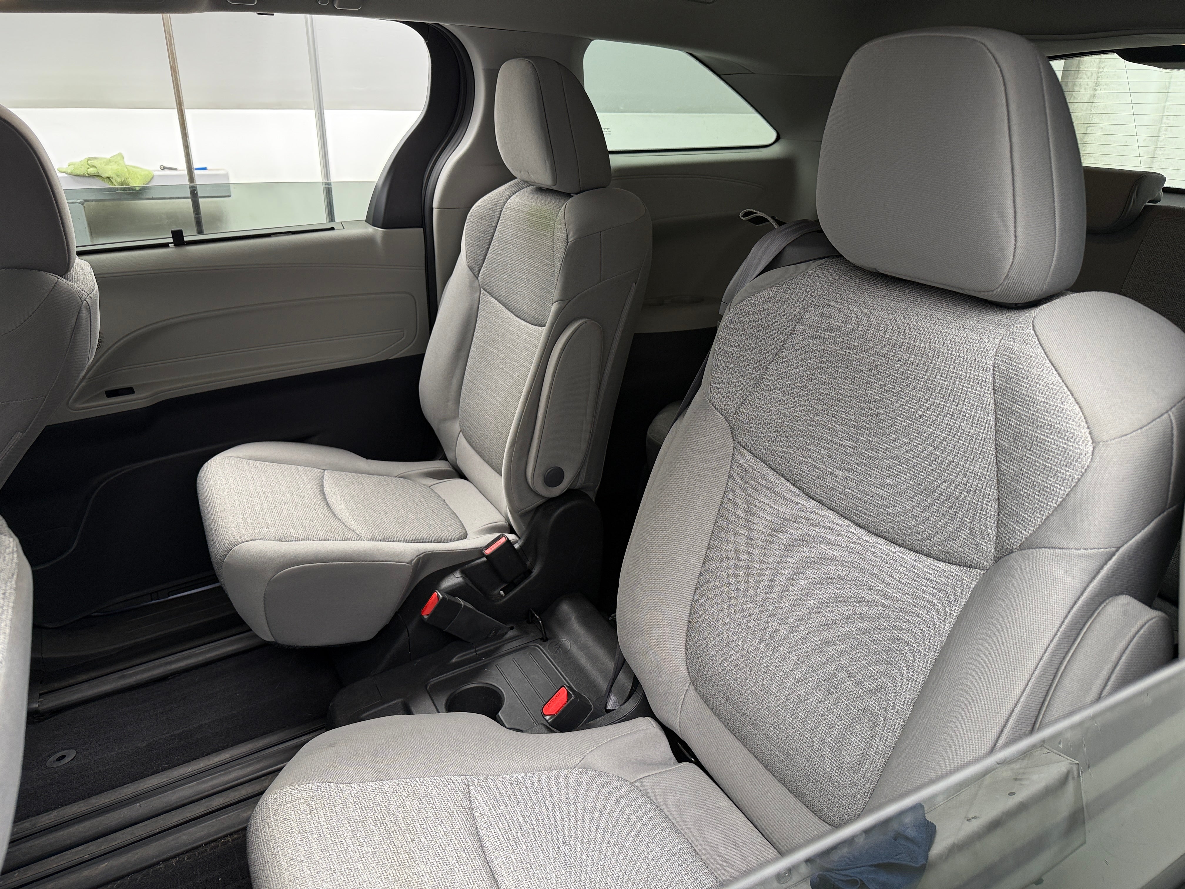 2022 Toyota Sienna LE 6
