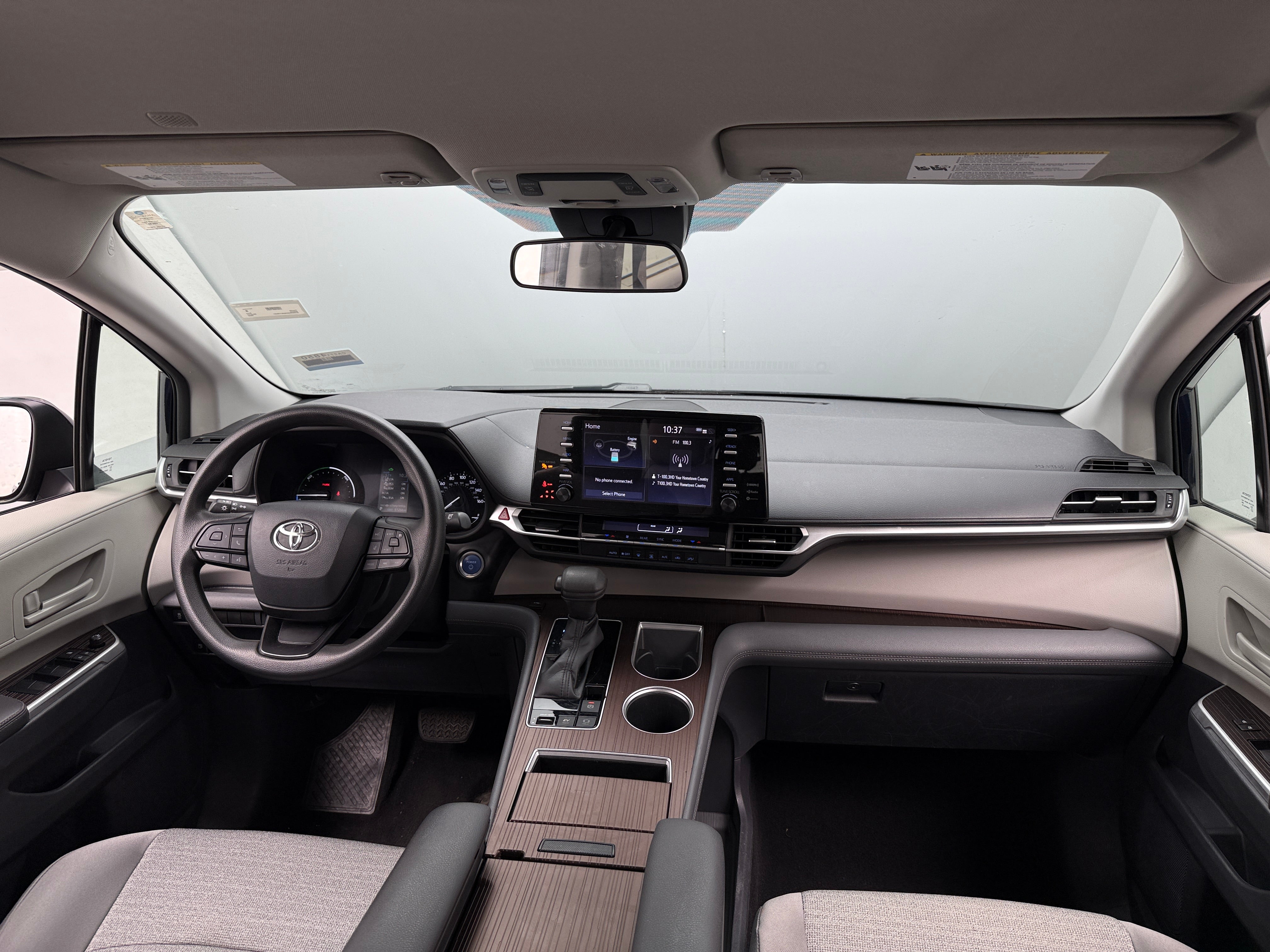 2022 Toyota Sienna LE 3