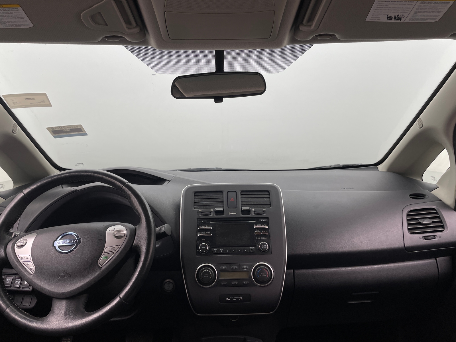 Thumbnail: 2015 Nissan Leaf - 3