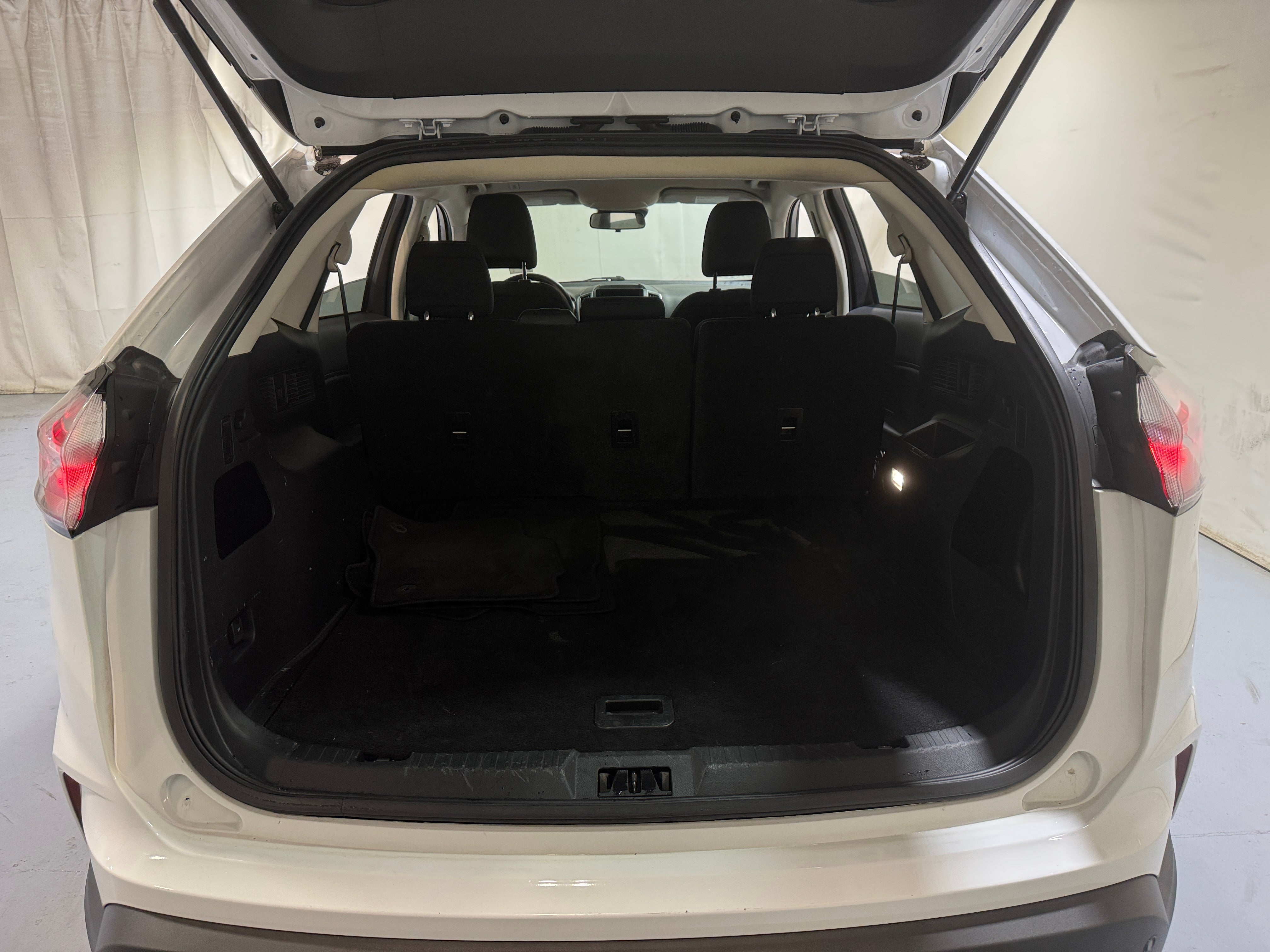 2021 Ford Edge SE 7