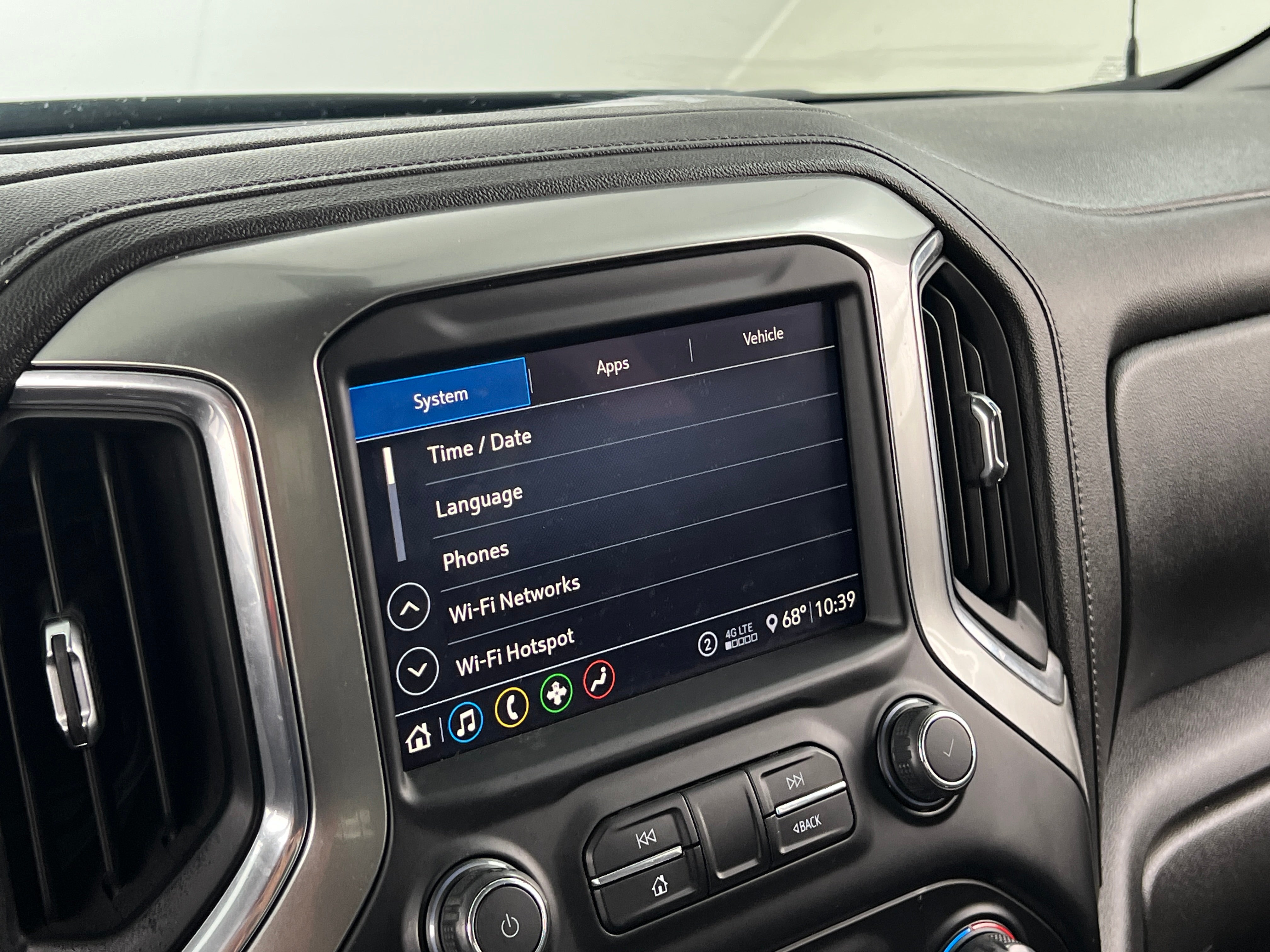 2020 Chevrolet Silverado 1500 RST 3
