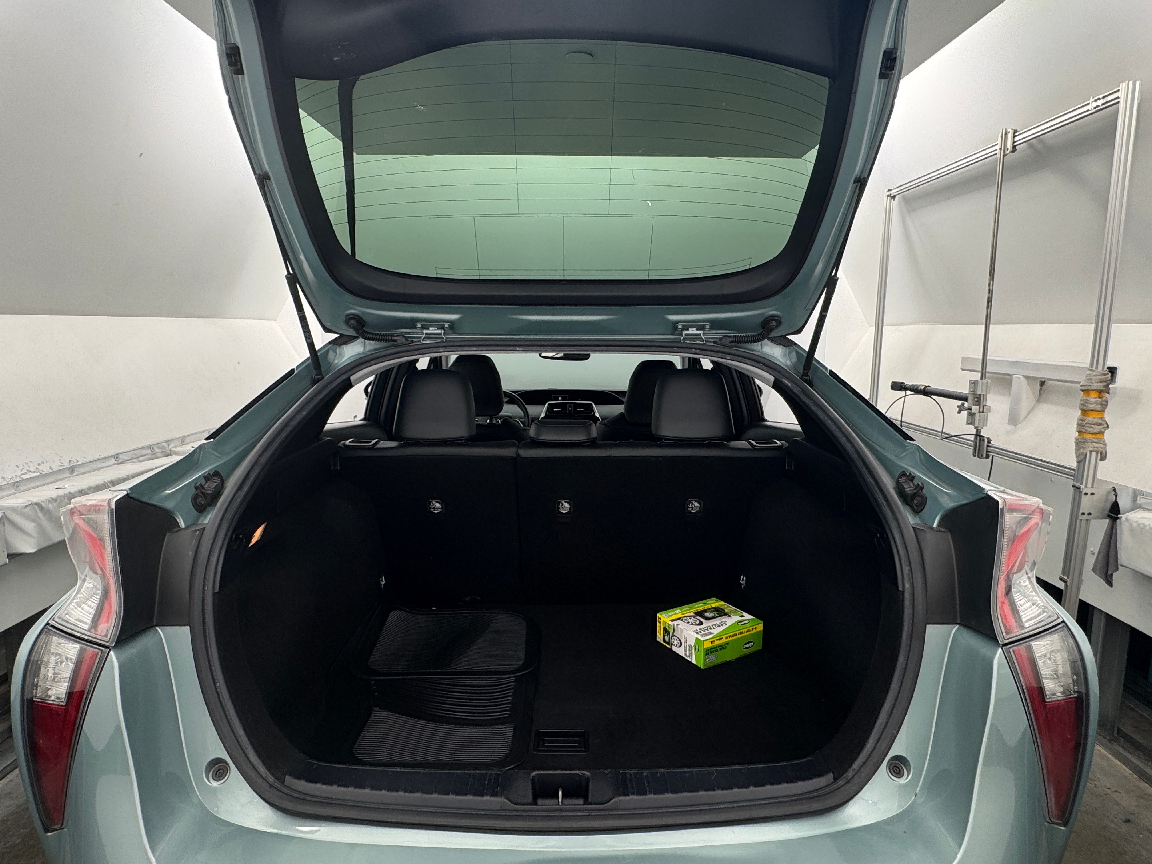 2017 Toyota Prius Four 6