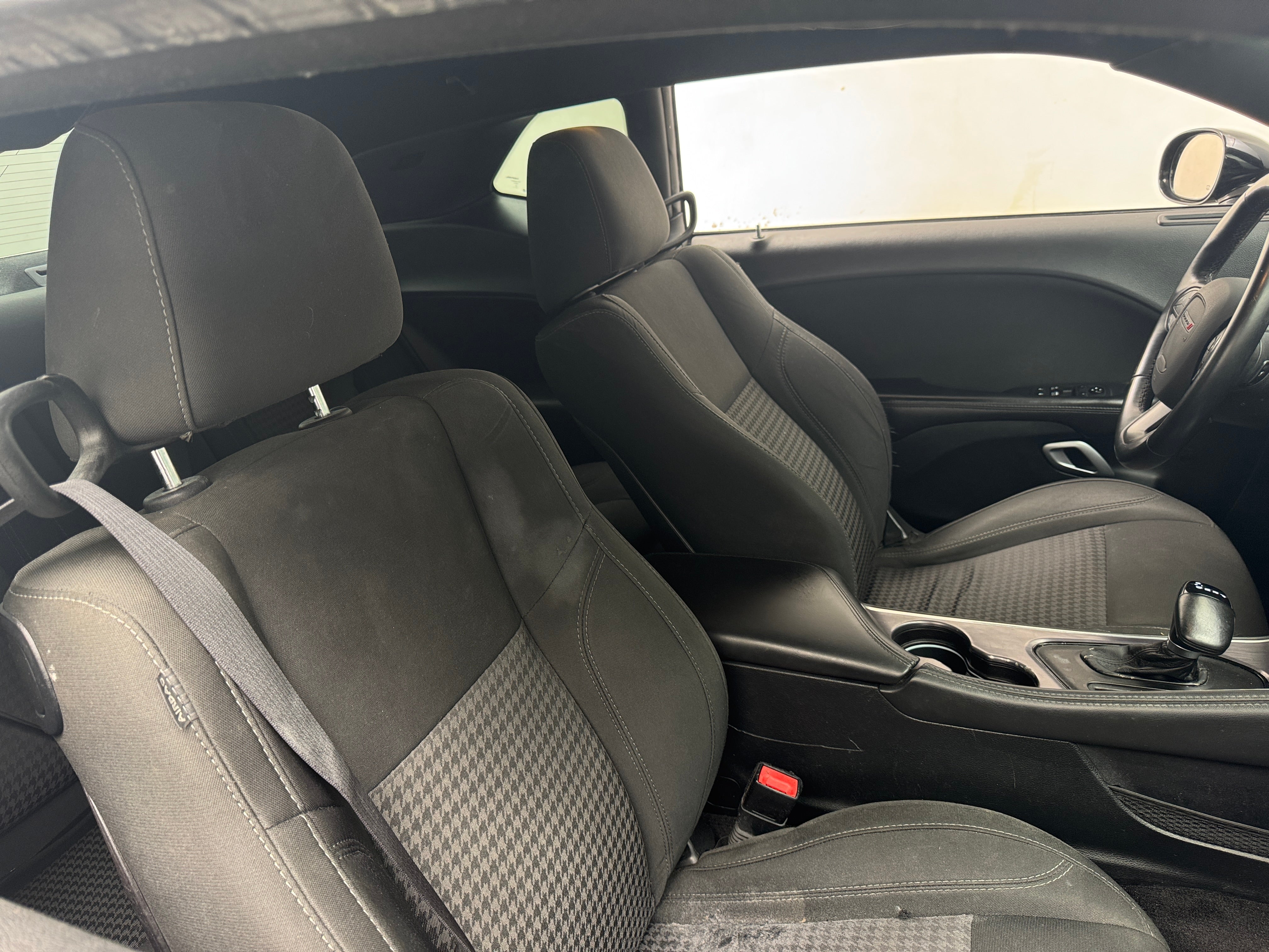 2016 Dodge Challenger SXT 2
