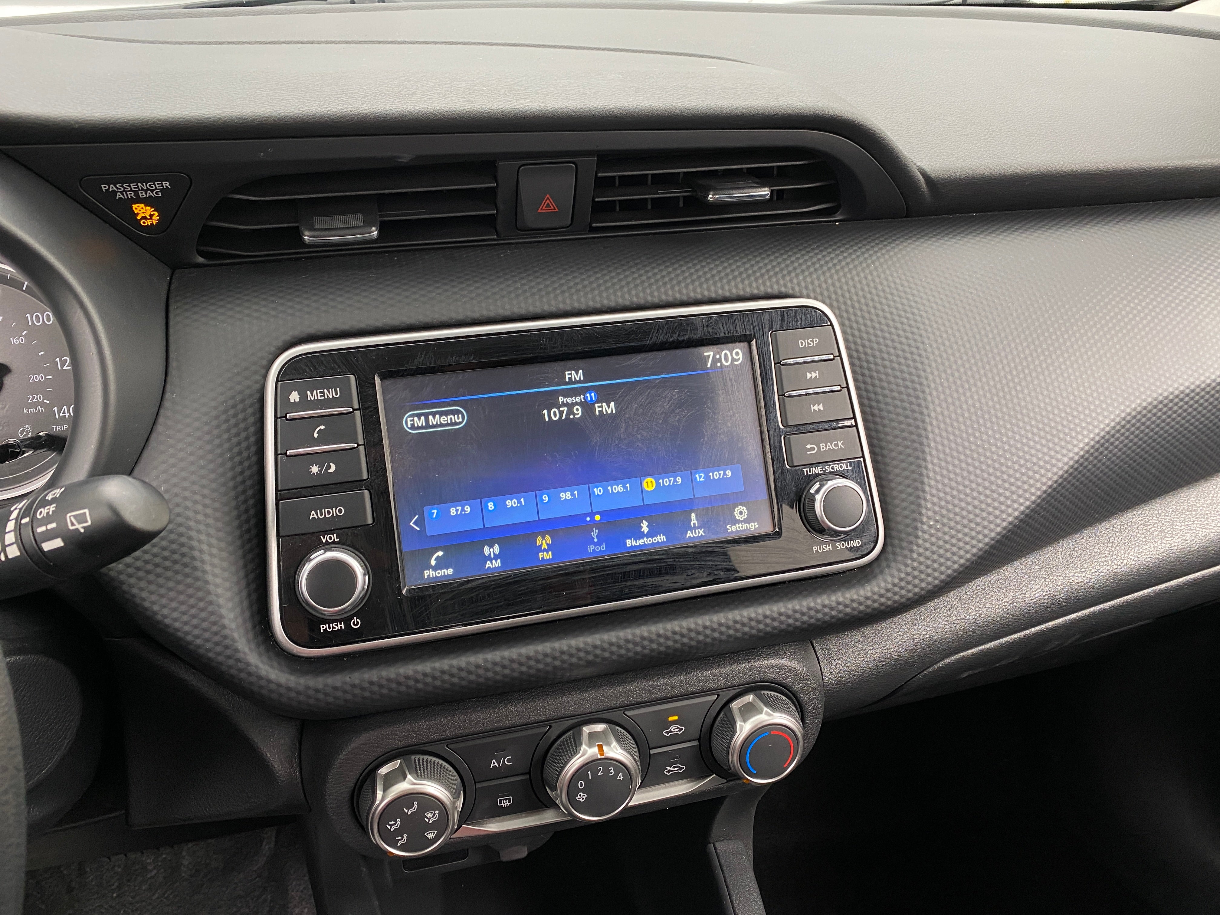 2024 Nissan Kicks S 4