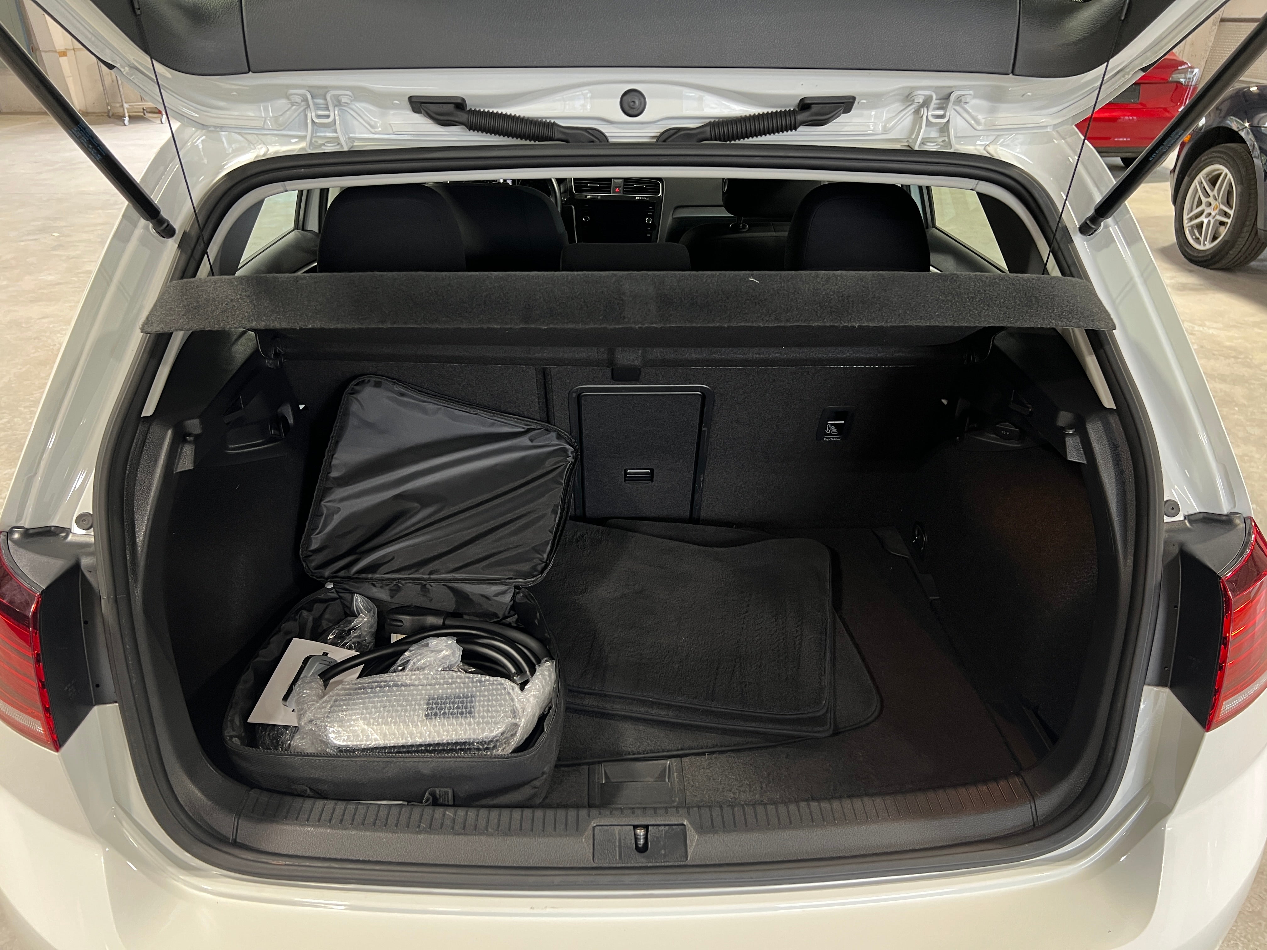 2019 Volkswagen e-Golf SE 7