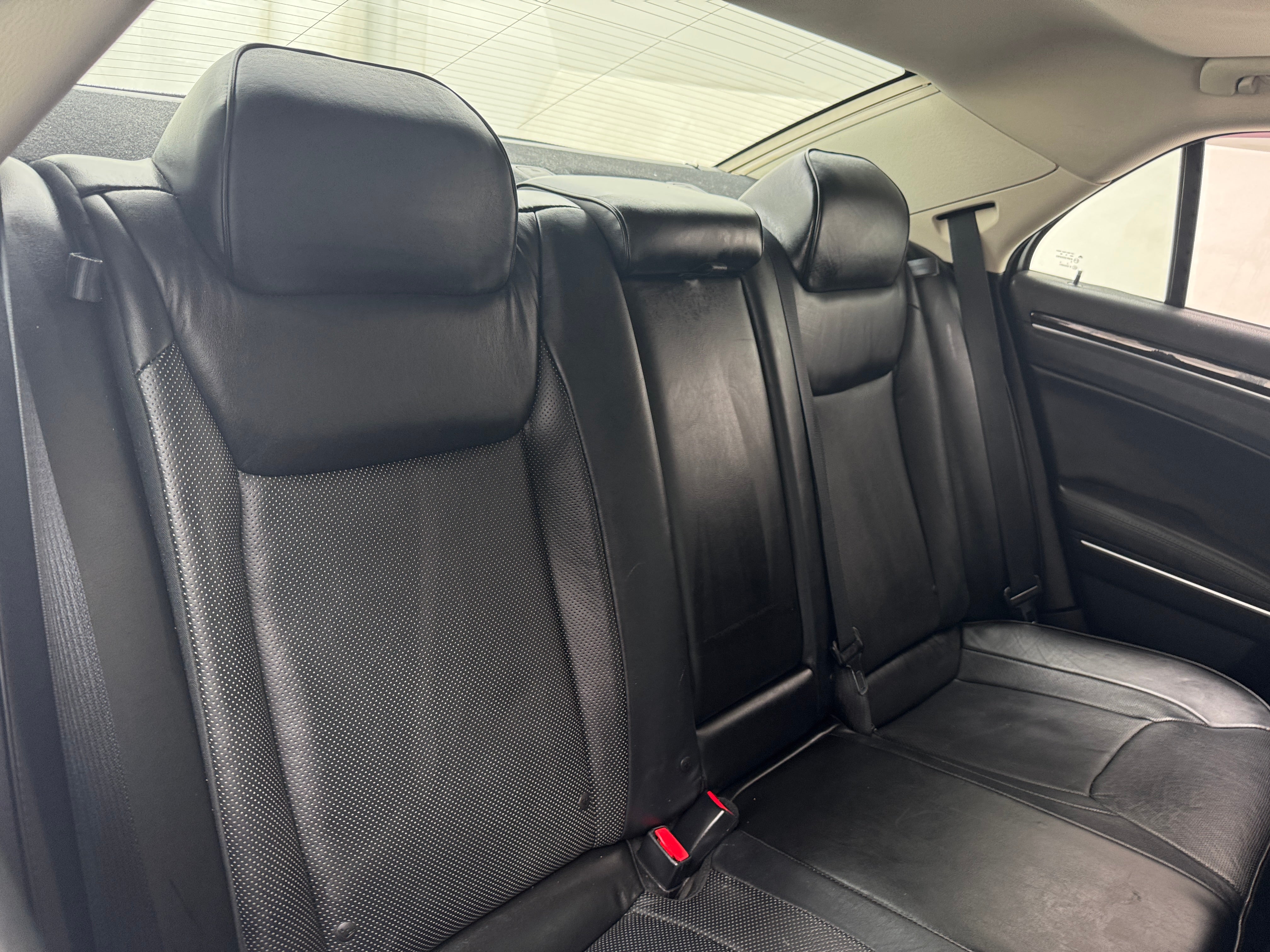 2017 Chrysler 300 C 5