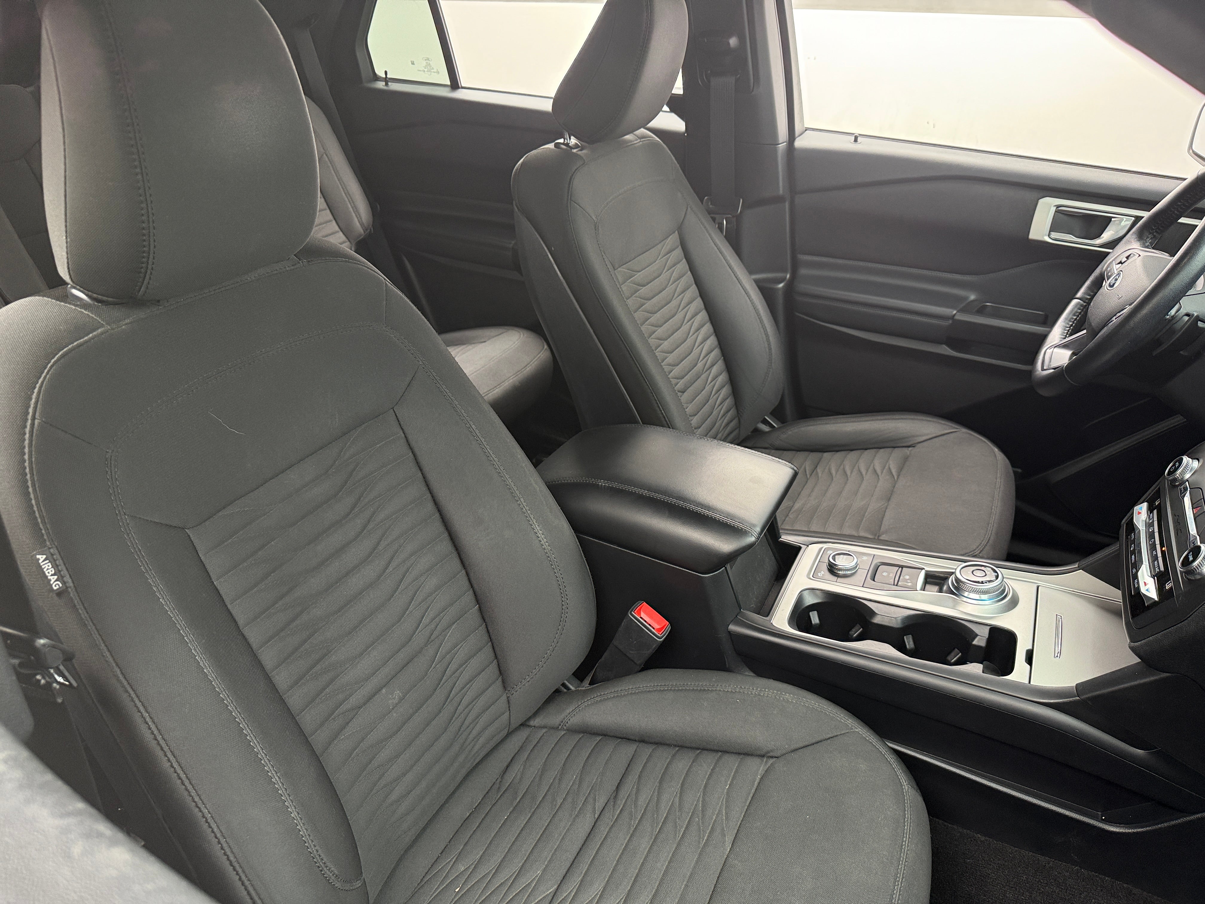 2020 Ford Explorer XLT 2