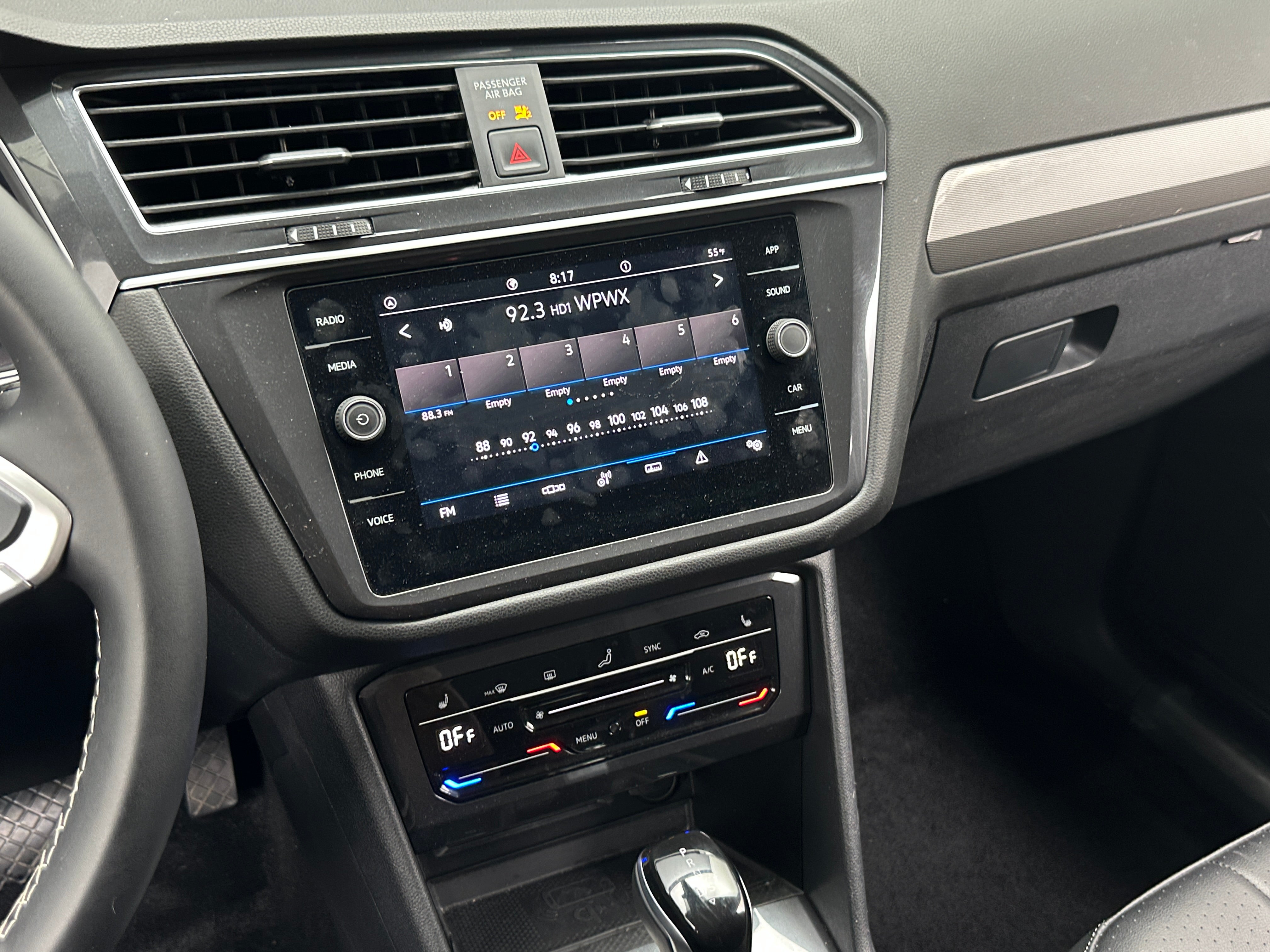 2024 Volkswagen Tiguan SE 3